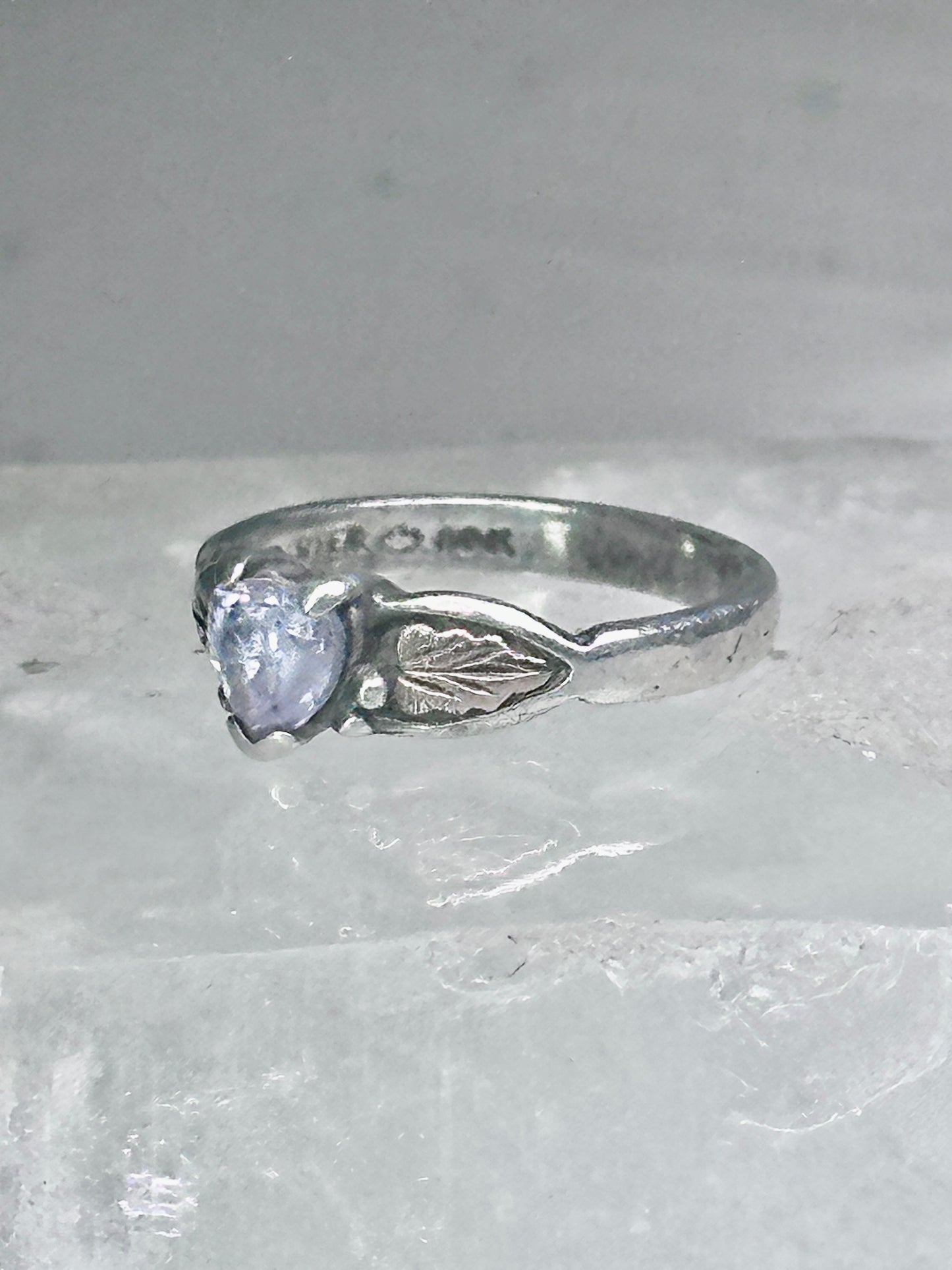 Black Hills Gold Ring leaves slender valentine heart love band size 5 sterling silver women pinky