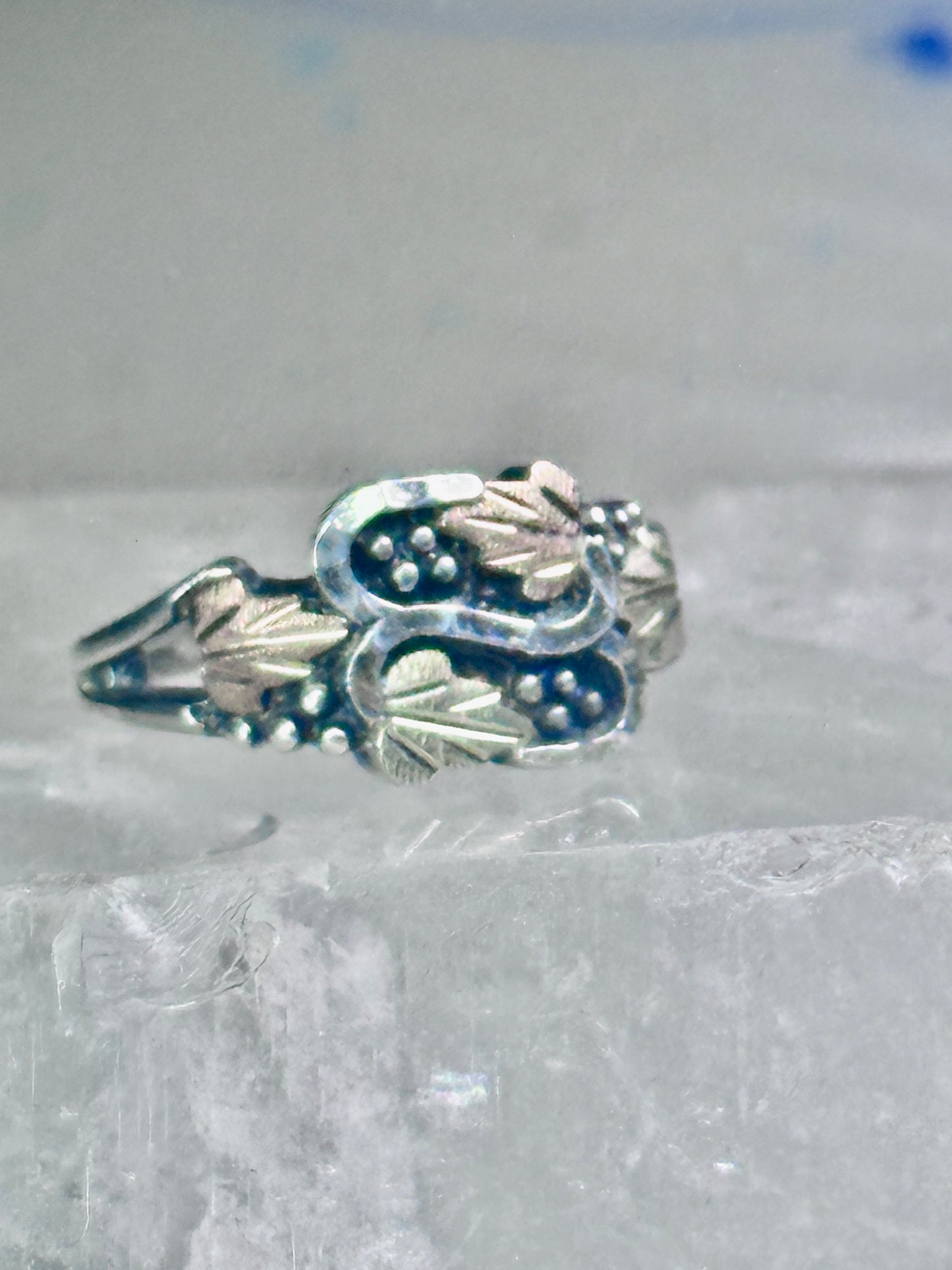 Black Hills Gold Ring leaves band size 6 sterling silver women girls