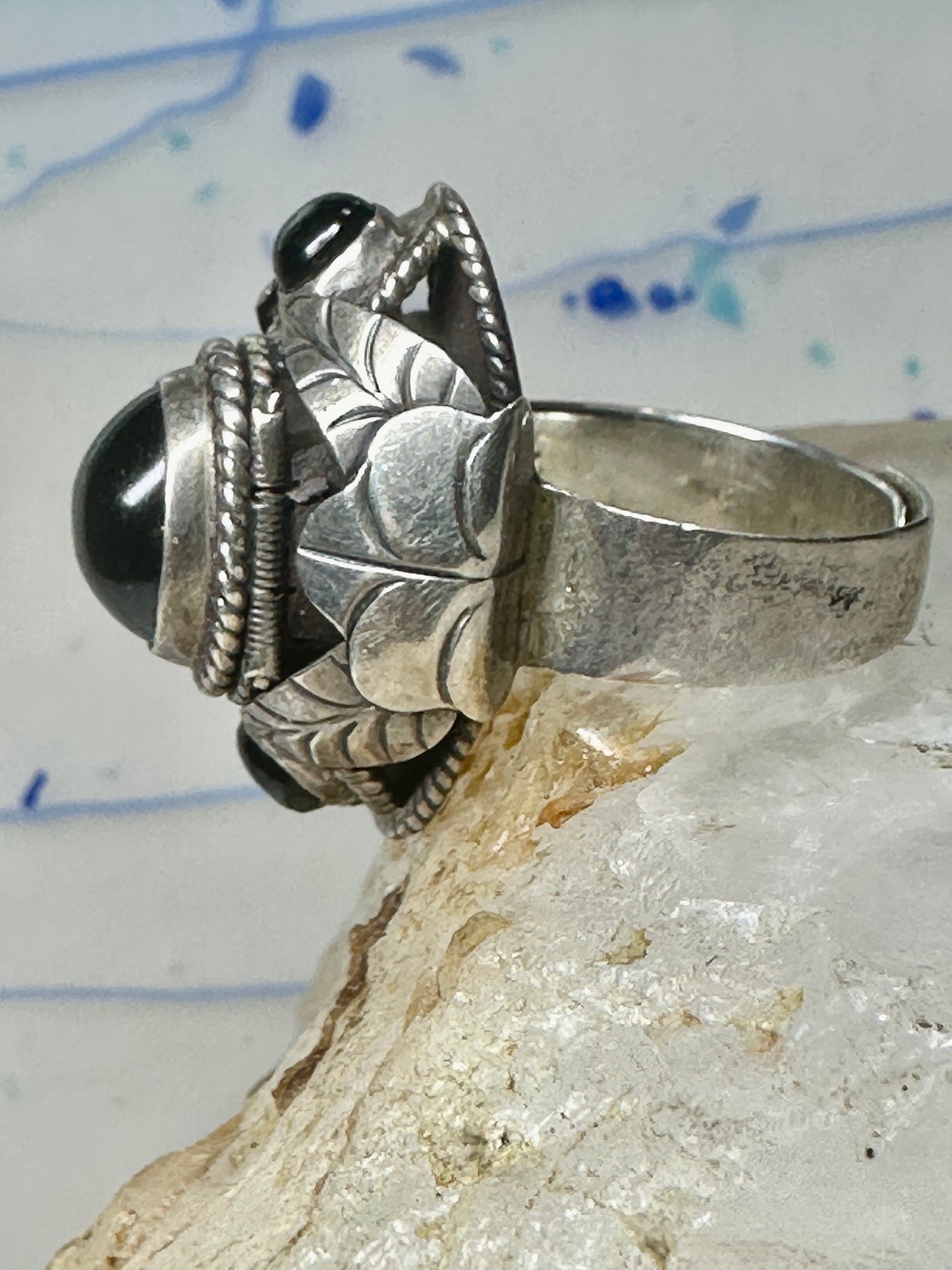 Poison ring obsidian ? leaves  band size 7 sterling silver women girls