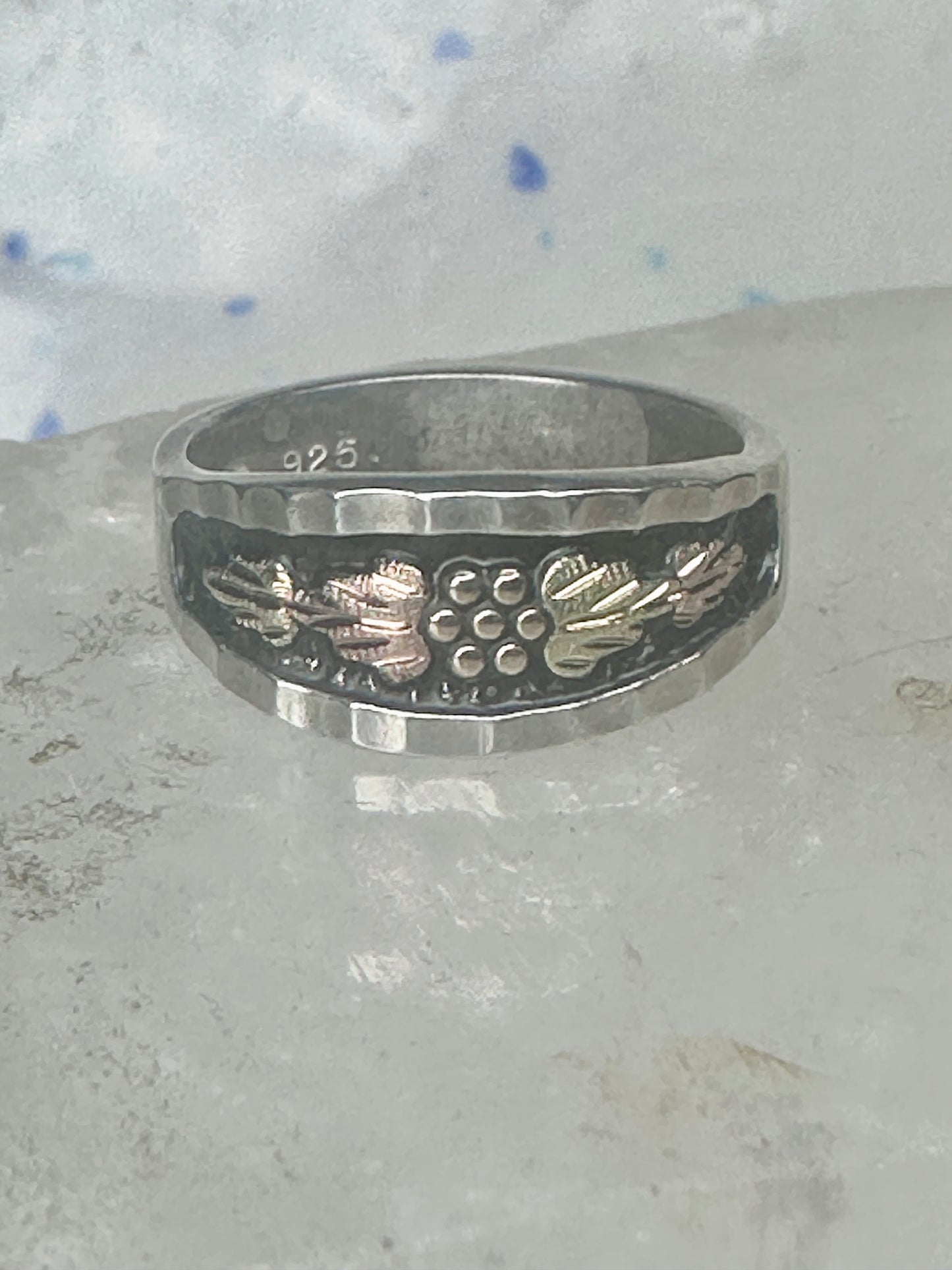 Vintage Black Hills Gold Sterling Silver Grape Leaves Band Ring Size 7.75 5.2g
