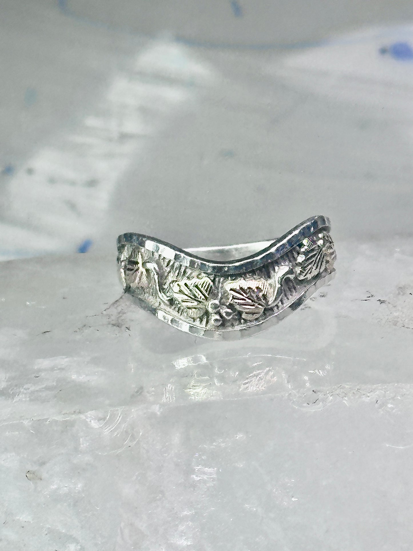 Black Hills Gold Ring leaves wavy band size 8 sterling silver women men