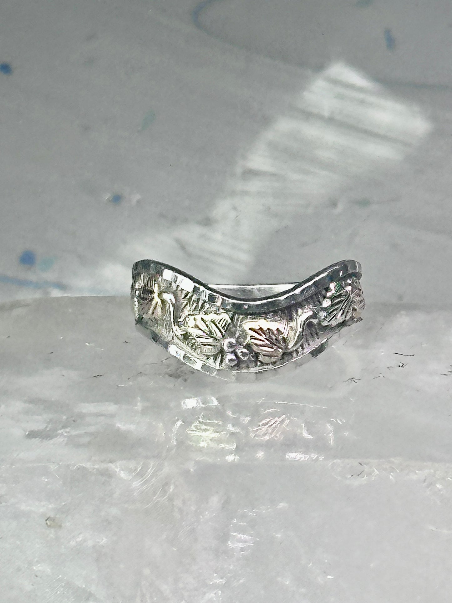 Black Hills Gold Ring leaves wavy band size 8 sterling silver women men