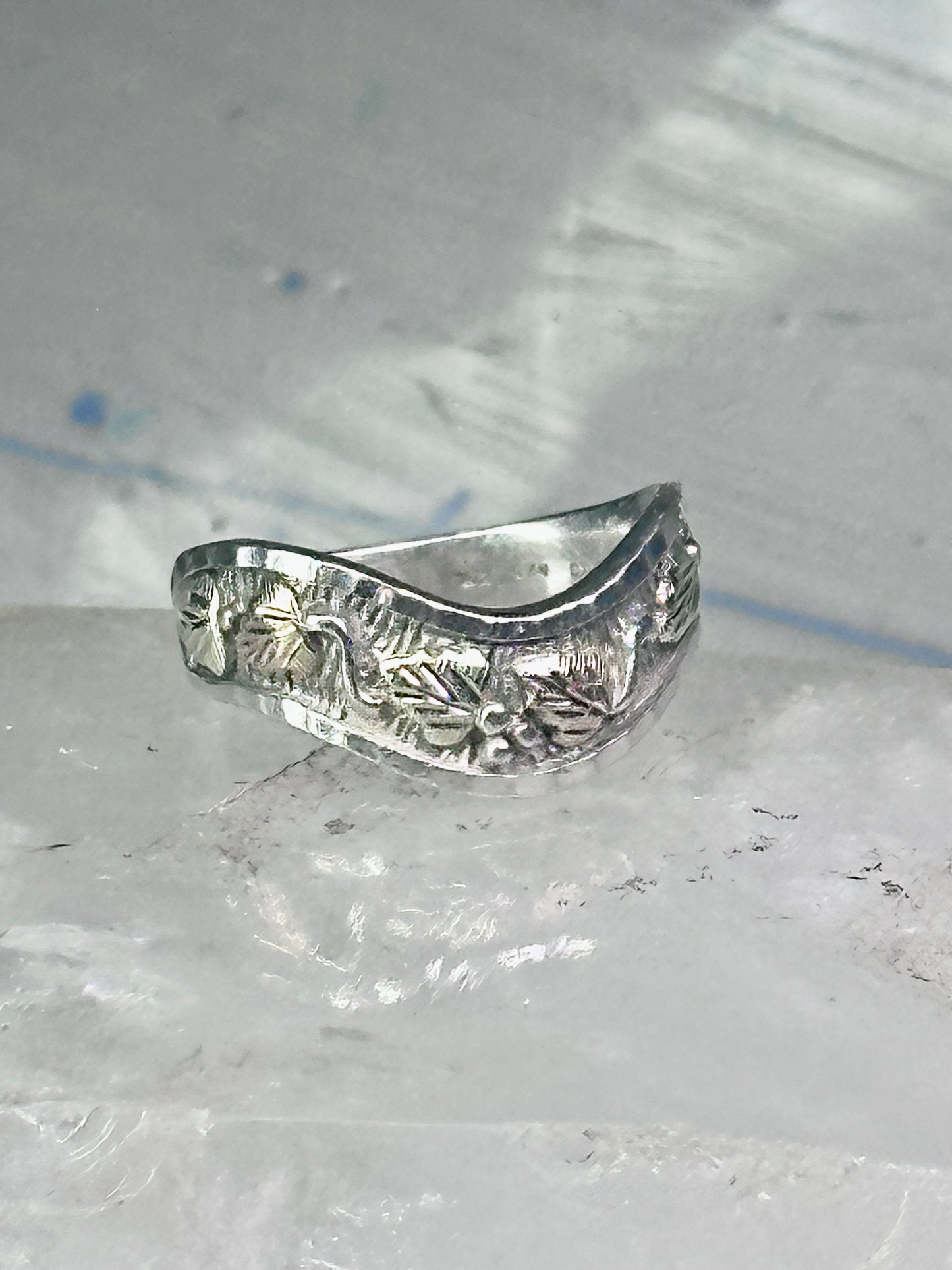 Black Hills Gold Ring leaves wavy band size 8 sterling silver women men