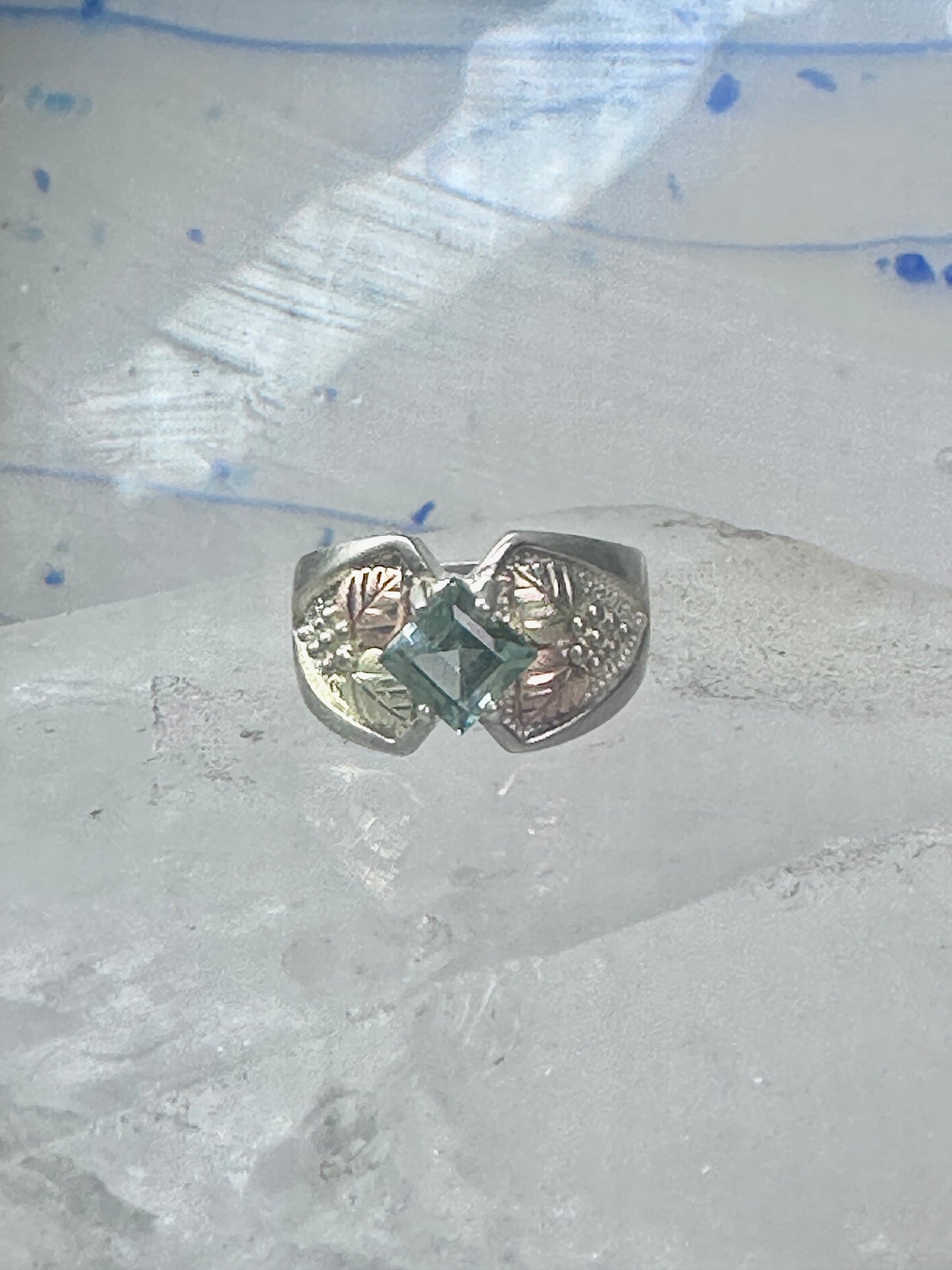 Black Hills Gold Ring aquamarine blue color stone leaves band size 5.75 sterling silver women pinky