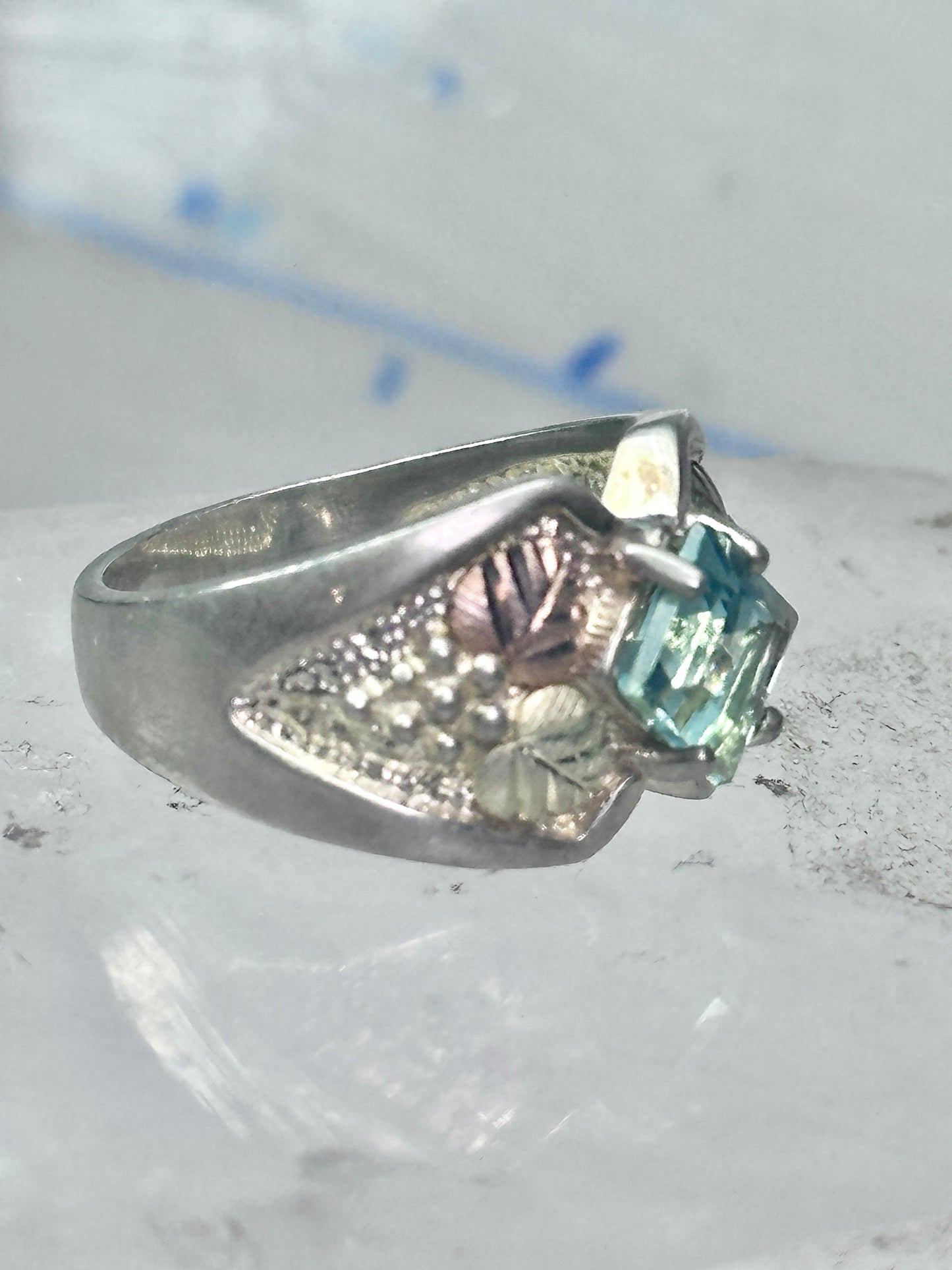 Black Hills Gold Ring aquamarine blue color stone leaves band size 5.75 sterling silver women pinky