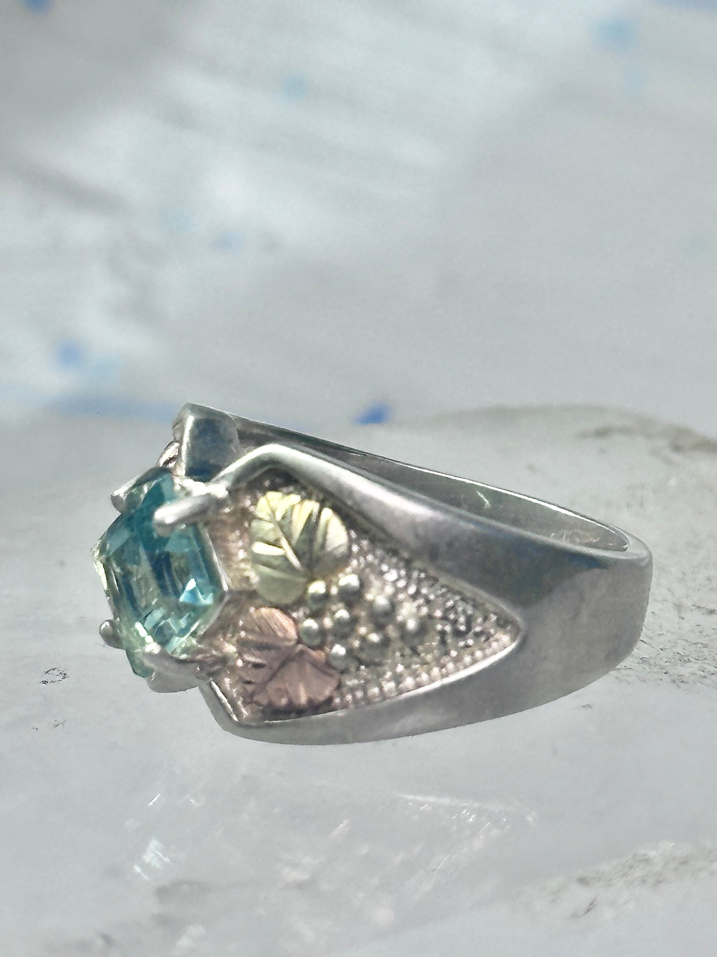 Black Hills Gold Ring aquamarine blue color stone leaves band size 5.75 sterling silver women pinky