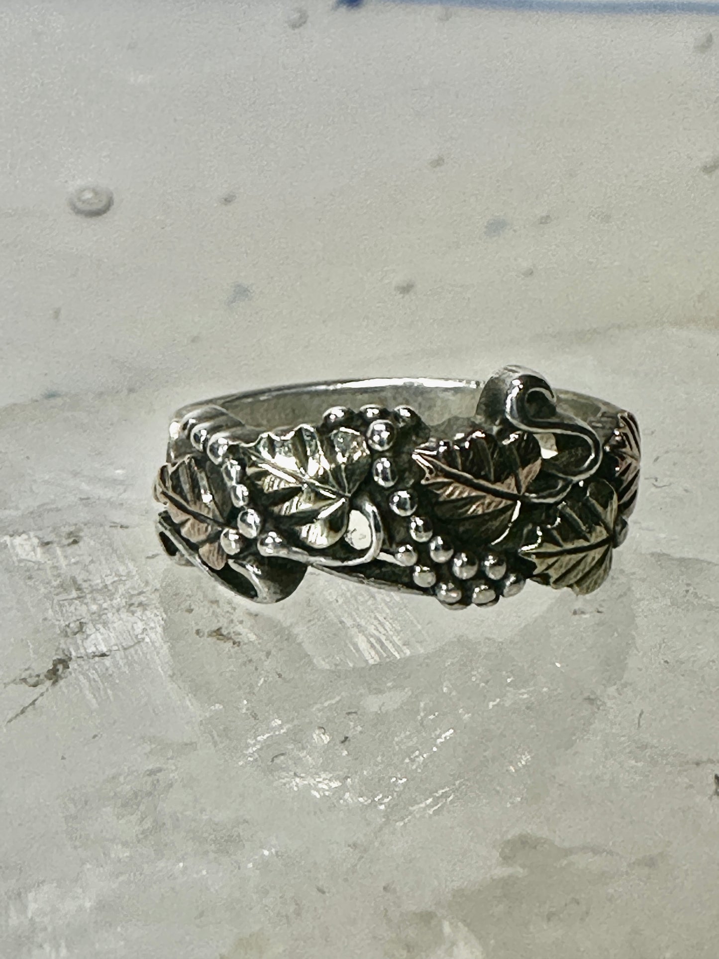 Black Hills Gold ring size 7.25 leaves band sterling silver women