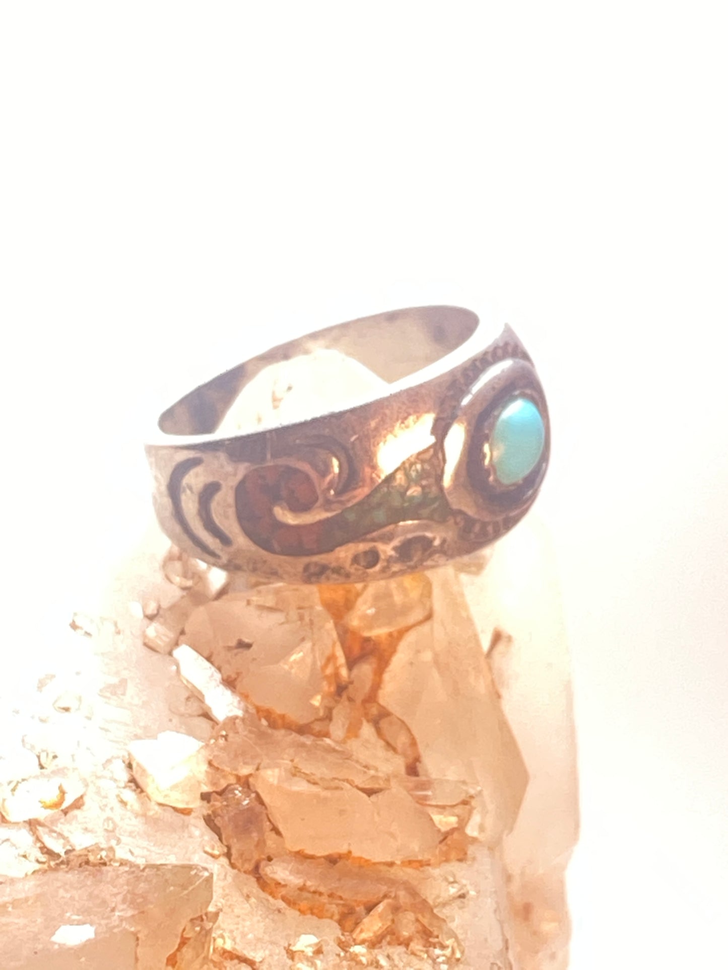 Turquoise ring size 5.50 Navajo band southwest swirls pinky coral chips sterling silver women