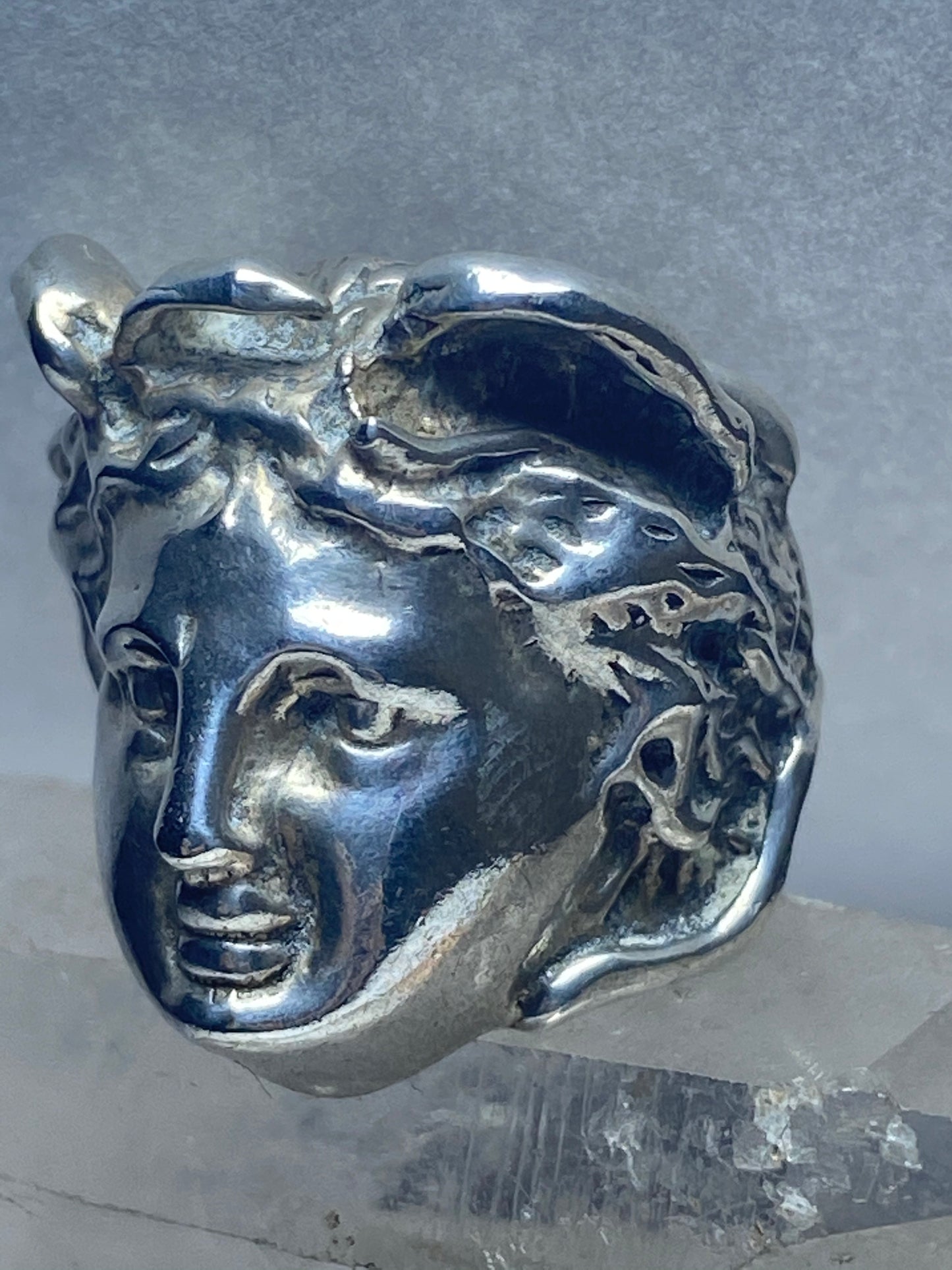 Classical Face ring size 4 with bird on head sterling silver