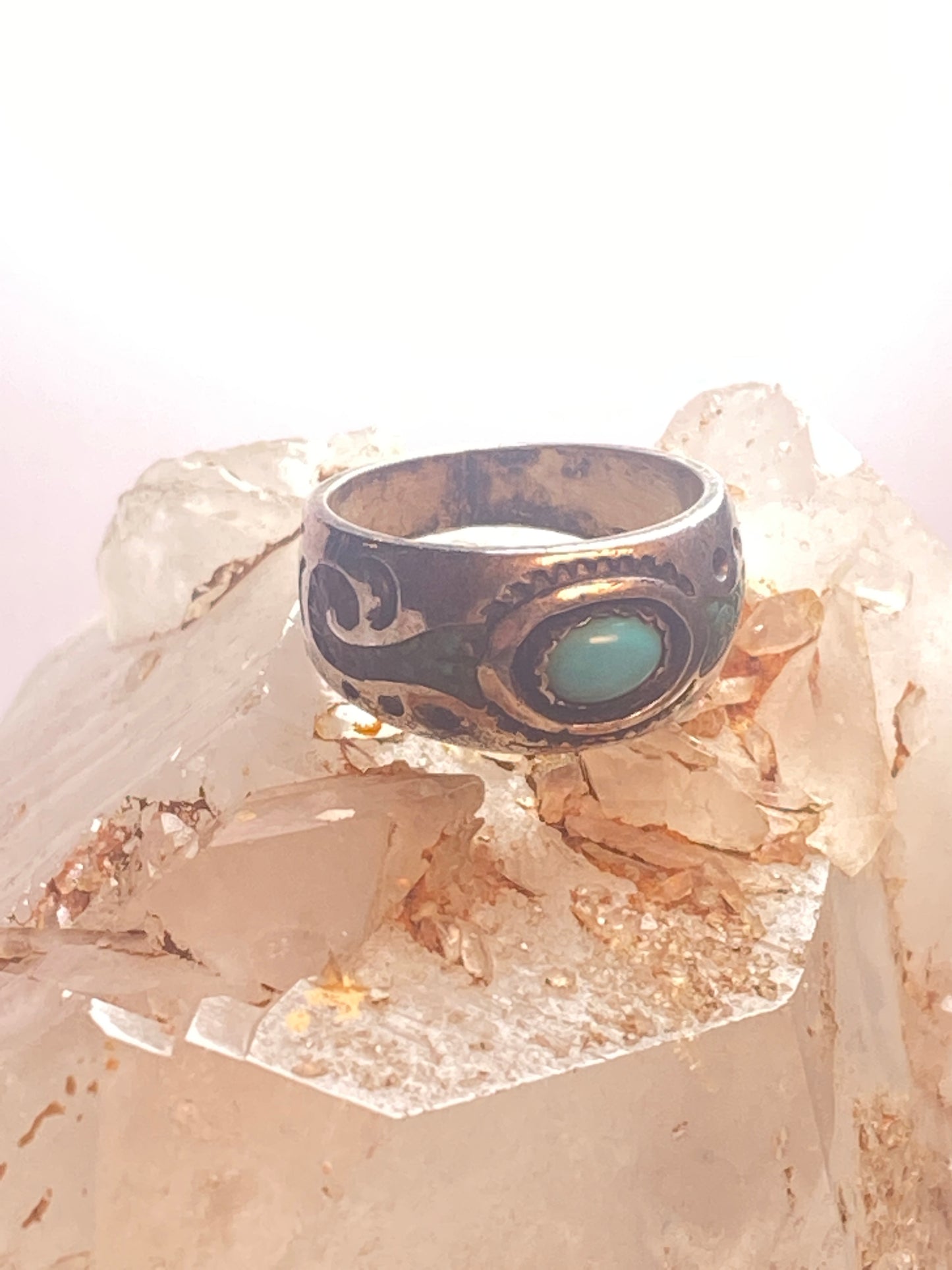 Turquoise ring size 5.50 Navajo band southwest swirls pinky coral chips sterling silver women