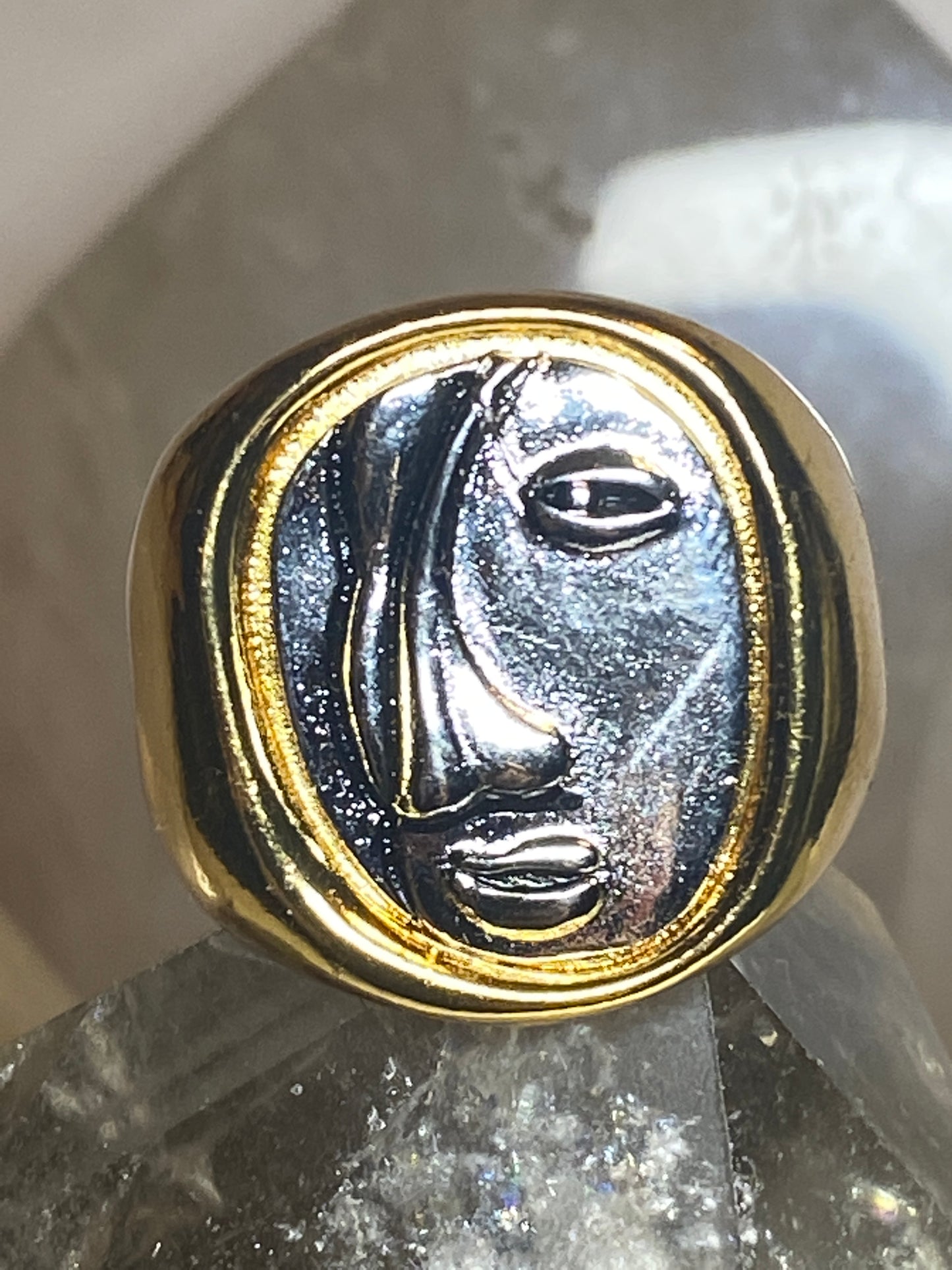 Face ring size 8.75 mask figurative women