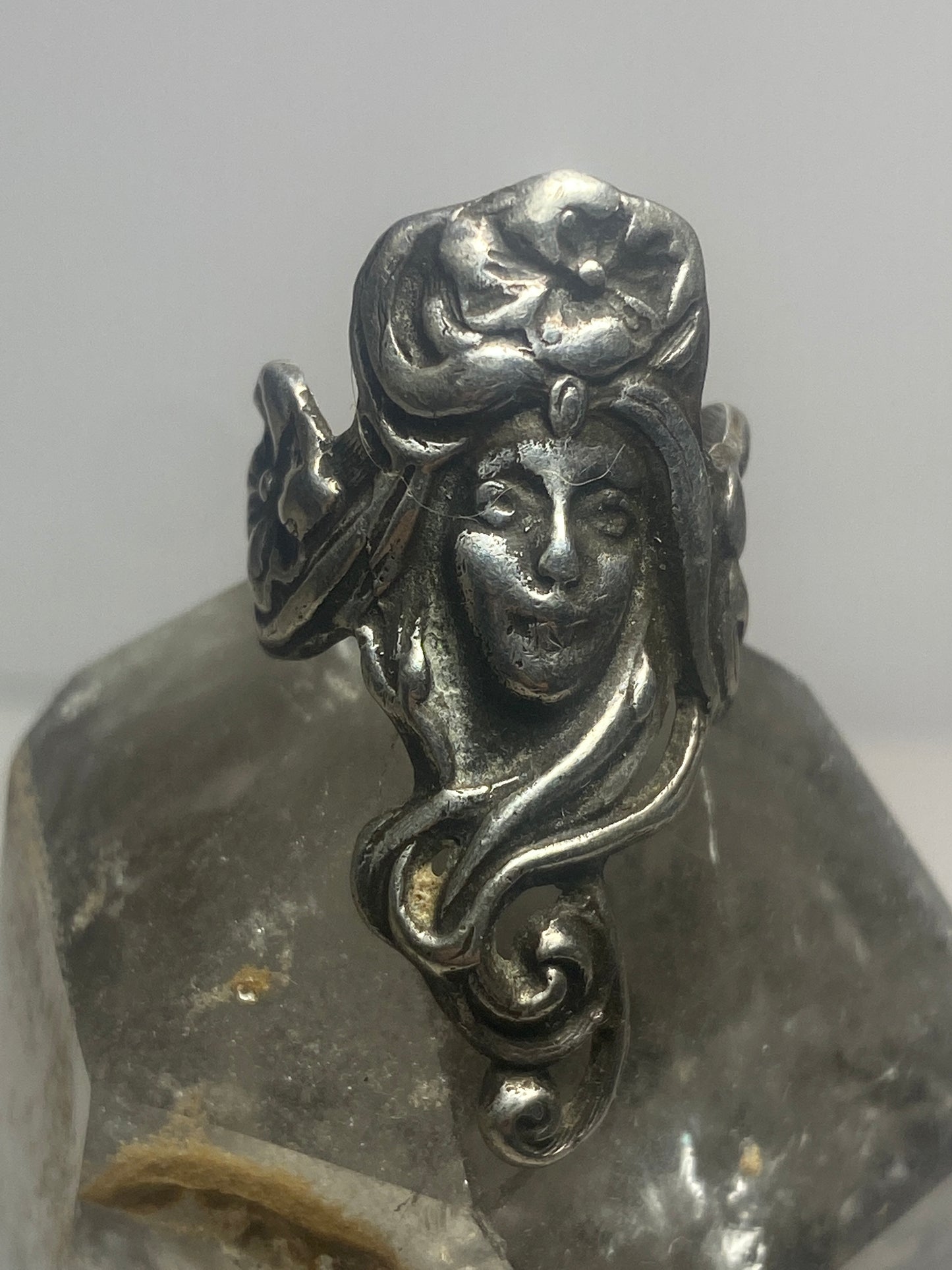 Art Deco face  size 5.75 w flowers sterling silver women girls