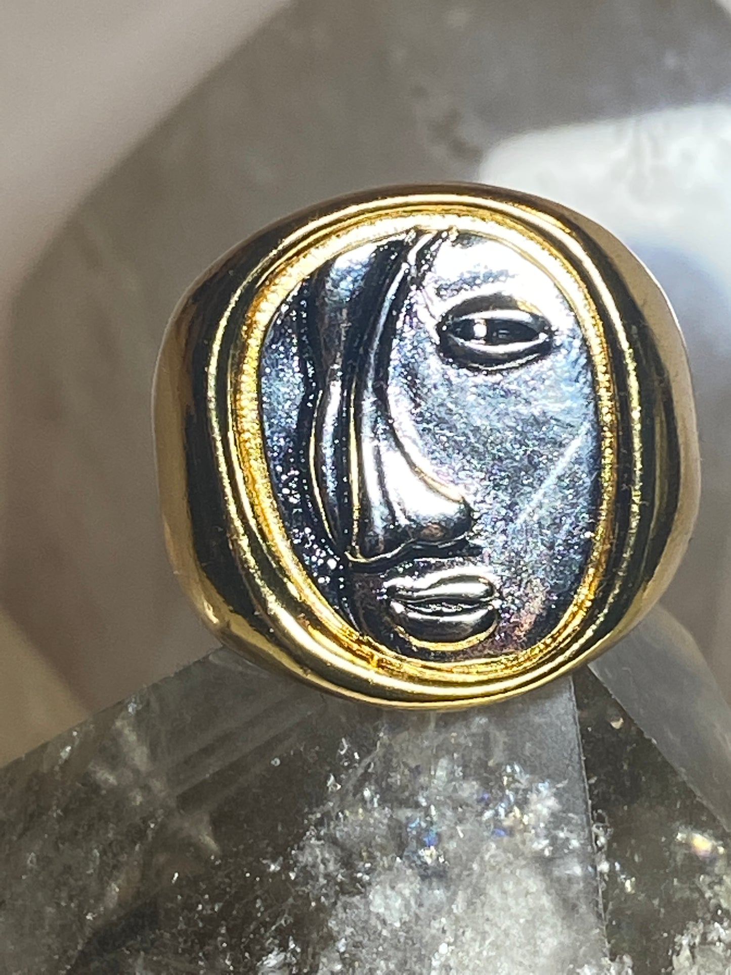 Face ring size 8.75 mask figurative women