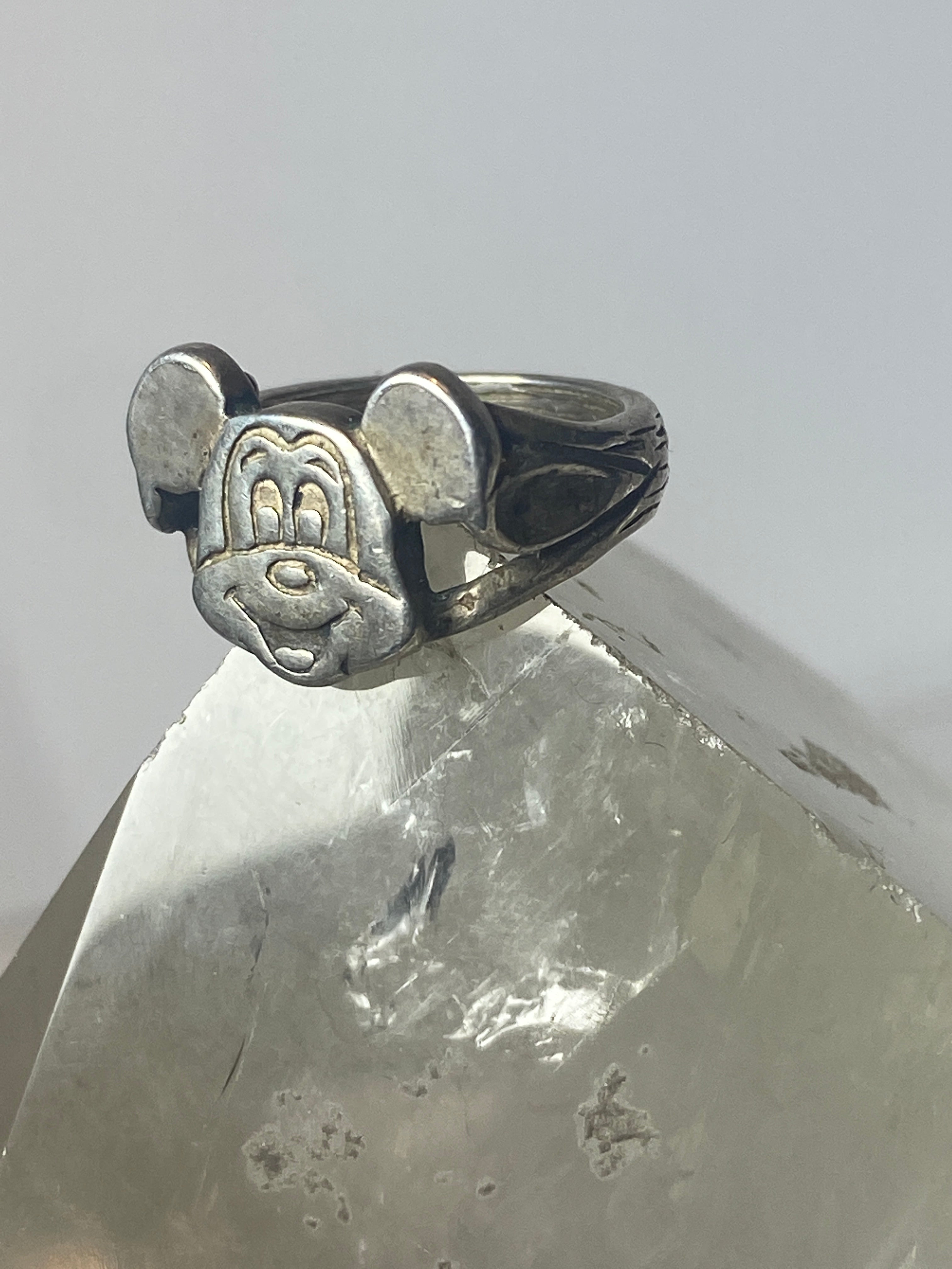 Mickey mouse hot sale claddagh ring