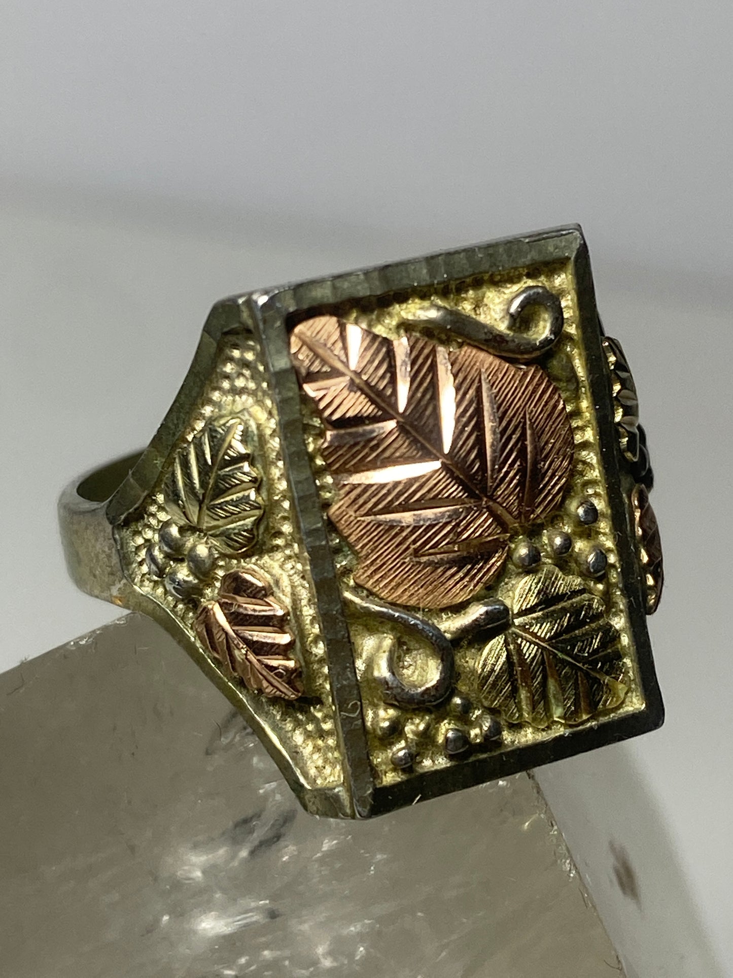 Black Hills Gold ring size 11.75 leaves sterling silver 12K women men