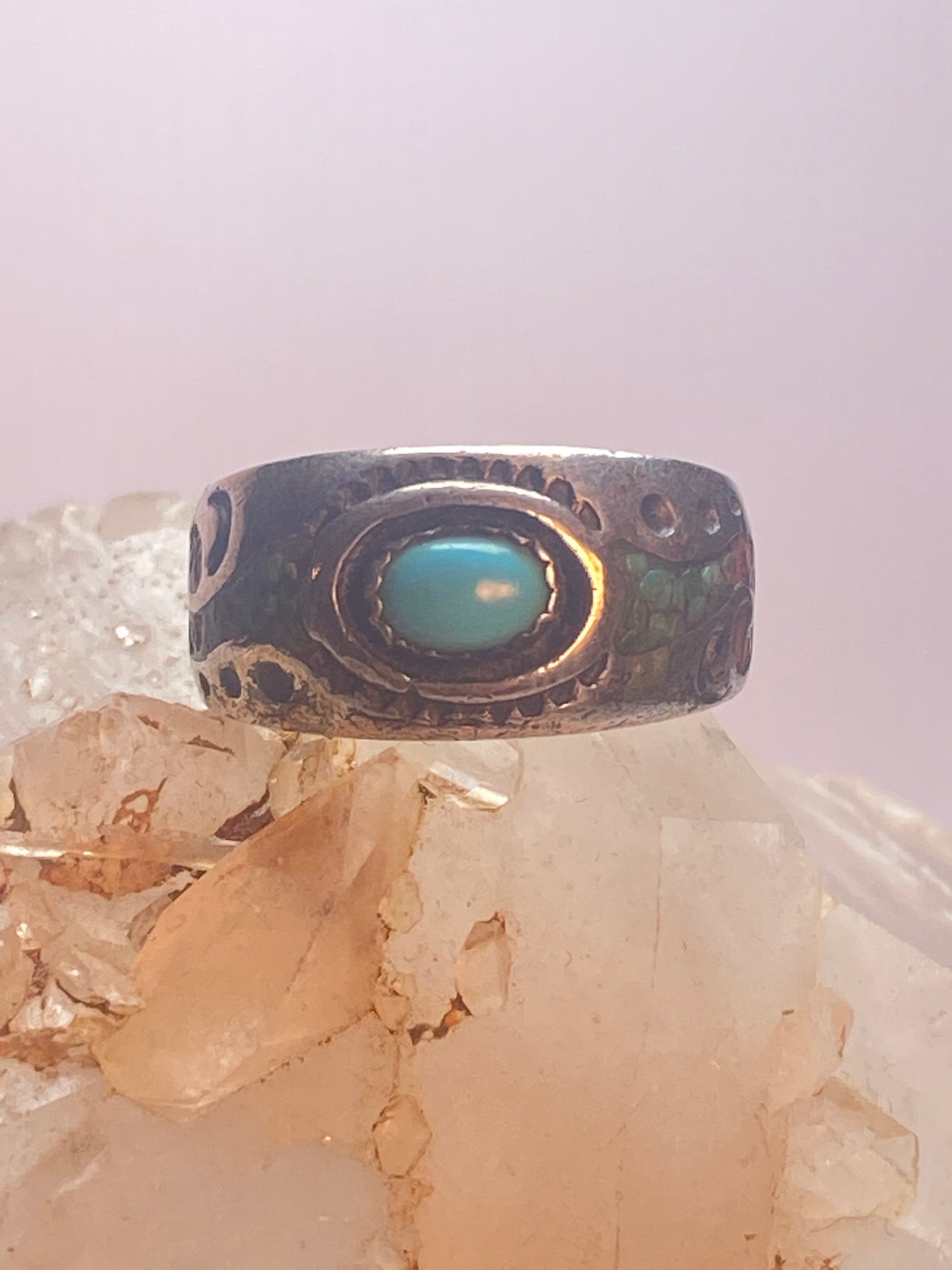 Turquoise ring size 5.50 Navajo band southwest swirls pinky coral chips sterling silver women