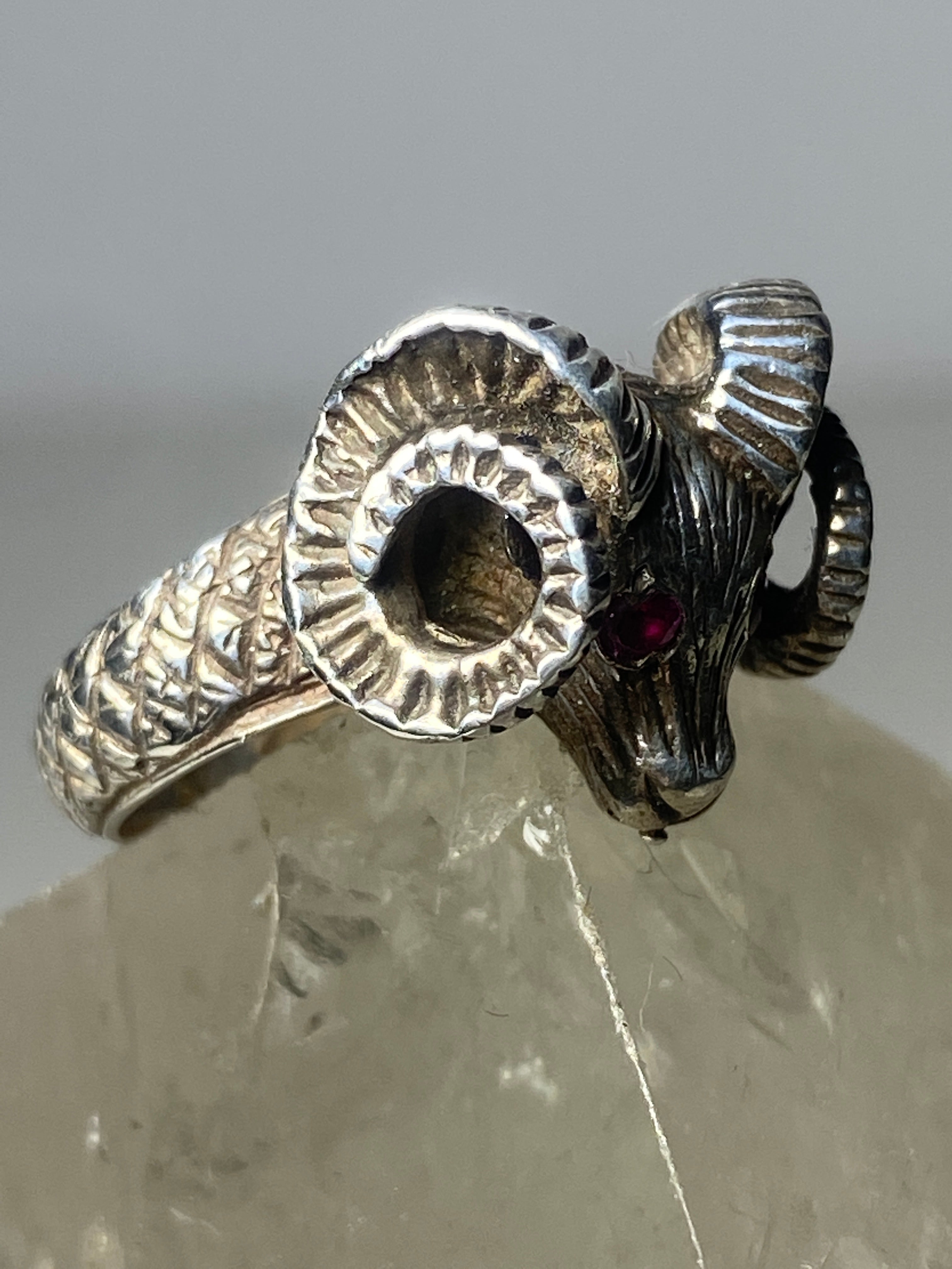 Aries deals pinky ring