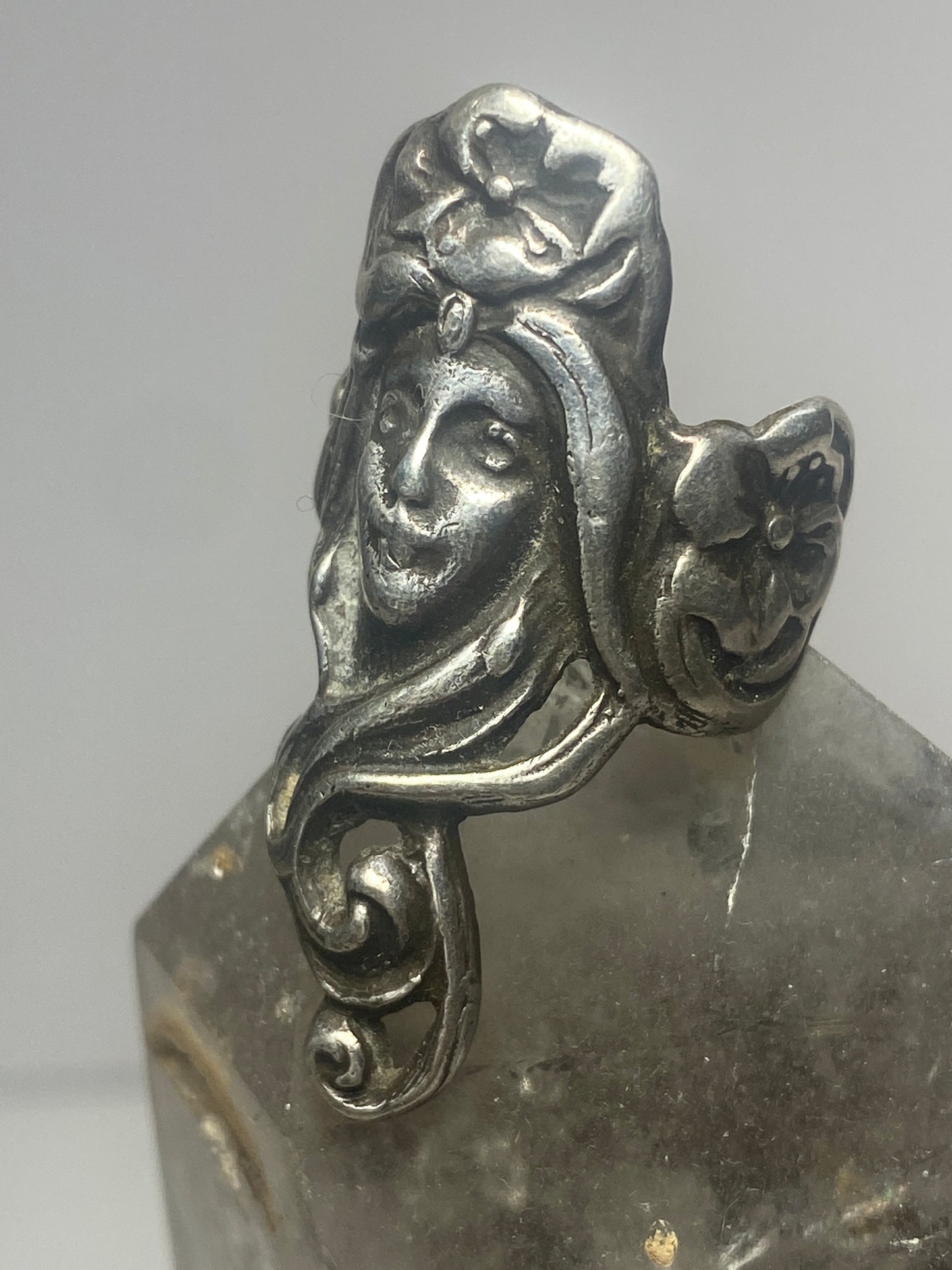 Art Deco face  size 5.75 w flowers sterling silver women girls