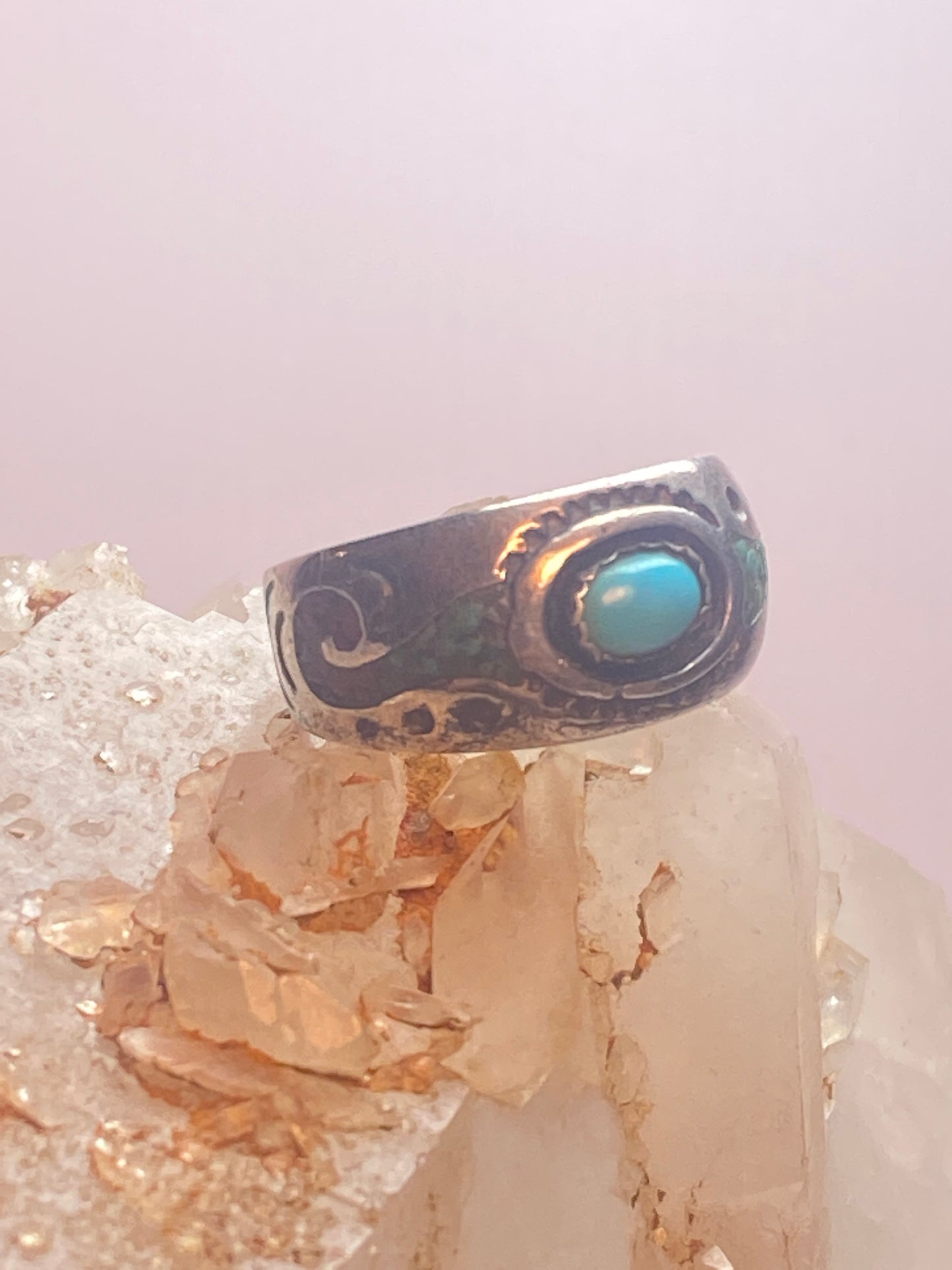 Turquoise ring size 5.50 Navajo band southwest swirls pinky coral chips sterling silver women