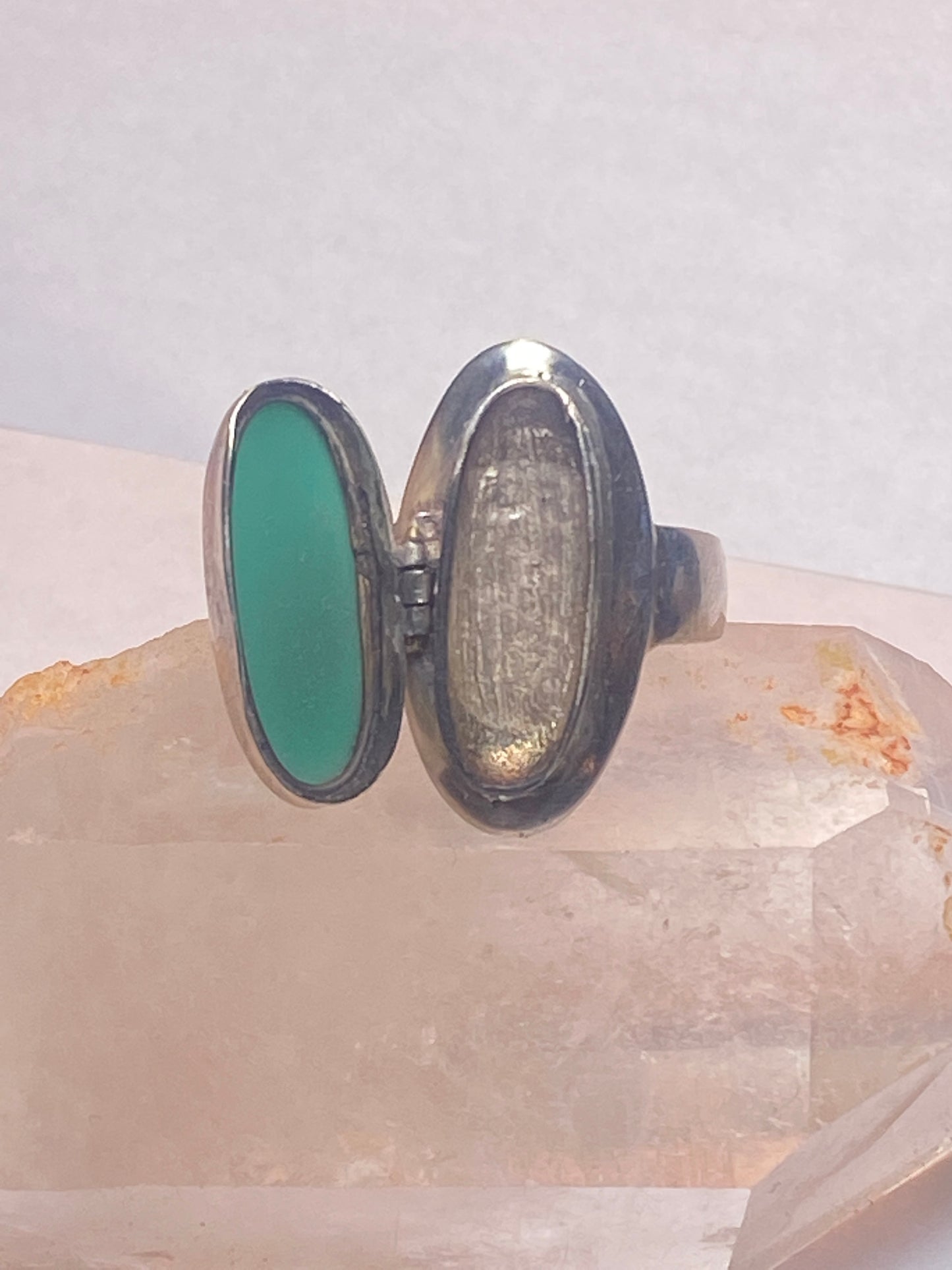 Poison ring size 10 green long sterling silver women