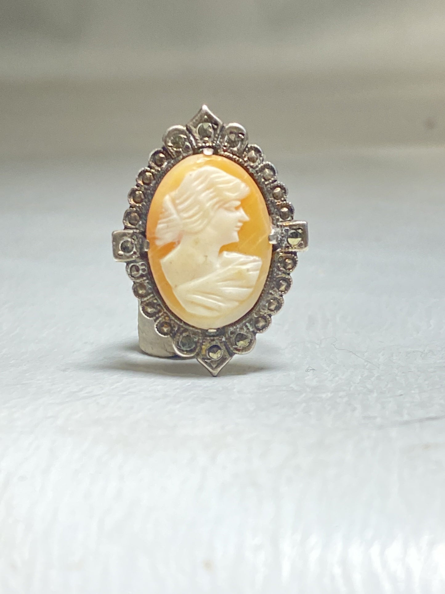 Cameo Ring size 3 Sterling Silver Victorian Pinky Lady Cameo Figurative Shell