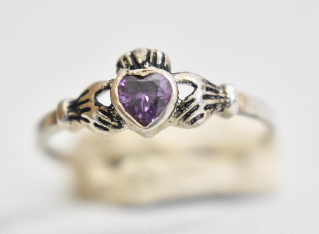 Claddagh ring size 7.50 vintage purple crystal St Patrick sterling silver band love