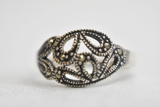 Flower ring marcasite design band Art Deco sterling silver thumb women  Size  7.75