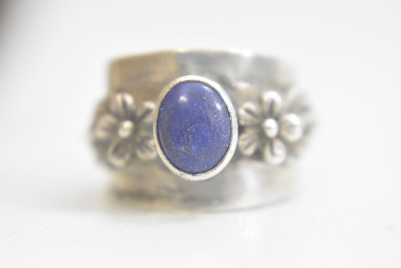 Blue Lapis ring Size 5.25 cigar band flowers leaves pinky sterling silver BoHo women