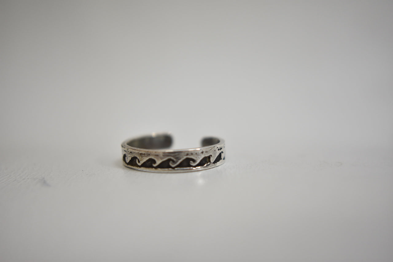 waves toe ring pinky band vintage sterling silver Size  3.75