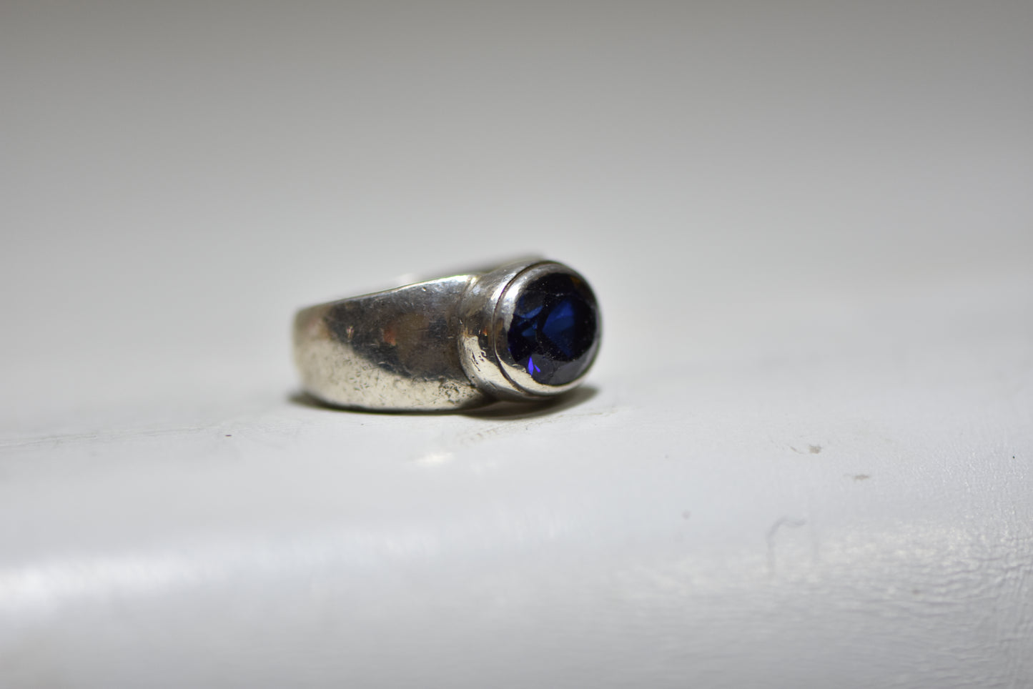 Deep blue ring cocktail thumb band sterling silver women men Size 7.50