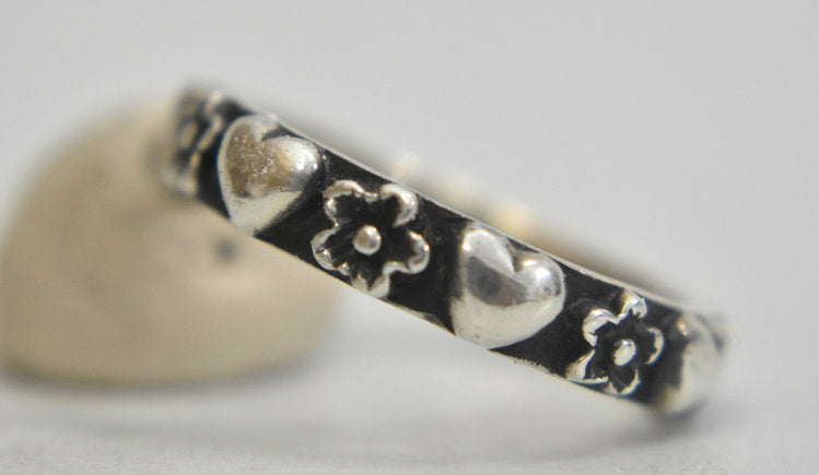 Heart ring flower slender stackable band sterling silver Size 8.25