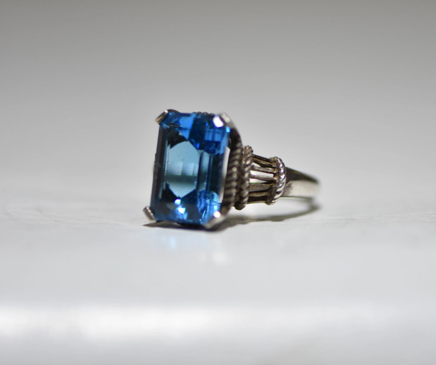 Blue Ice ring vintage crystal cocktail sterling silver women Size 6.50