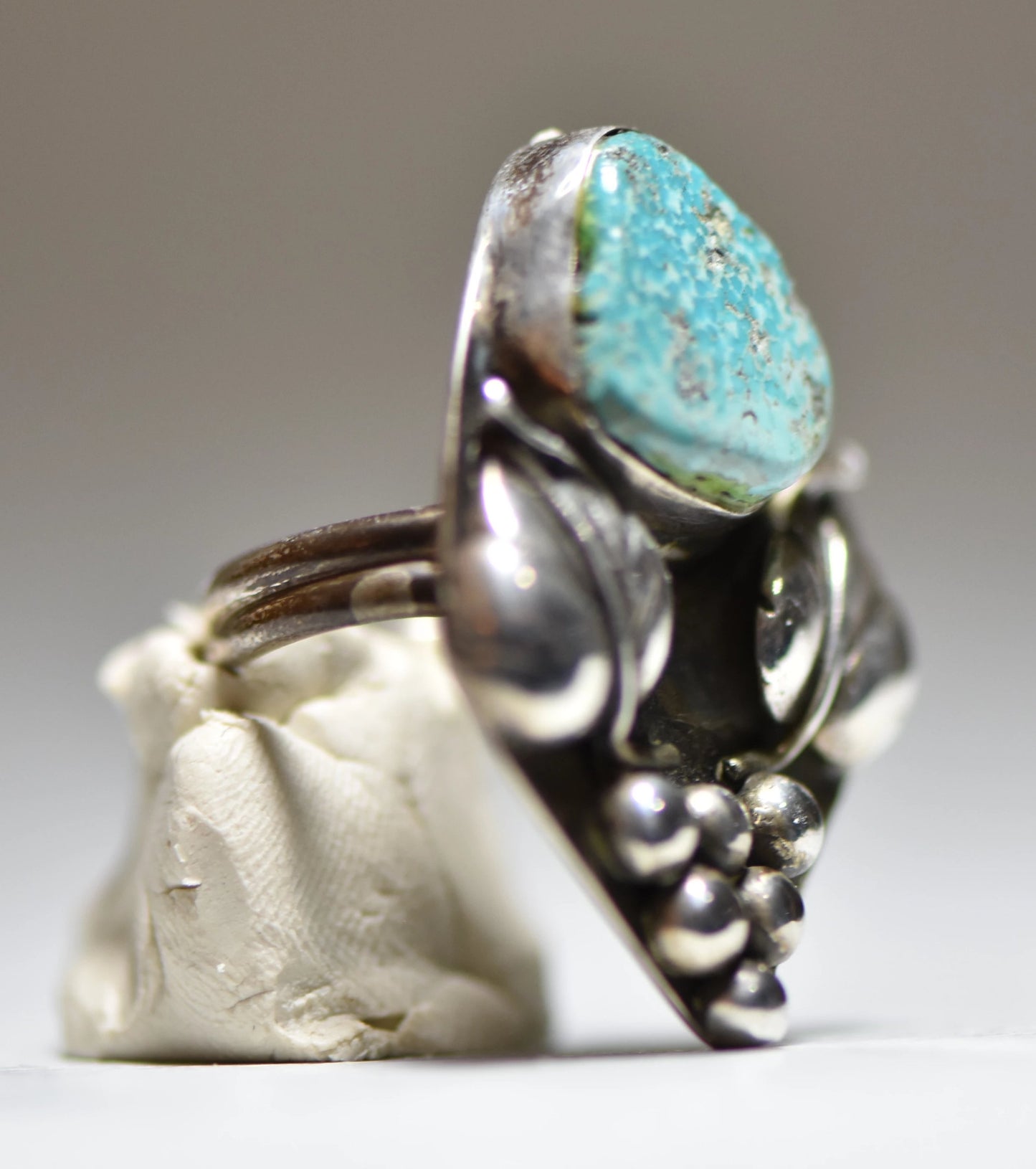 Turquoise ring Navajo leaves floral sterling silver