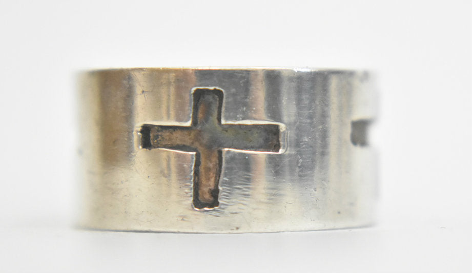 Vintage cross sterling silver ring or thumb band  size 7.25