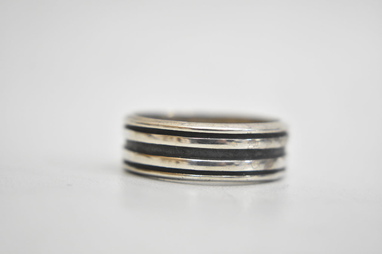 geometric ring thumb ridges southwest band sterling silver   Size 12.75
