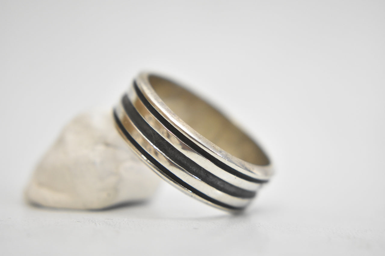 geometric ring thumb ridges southwest band sterling silver   Size 12.75