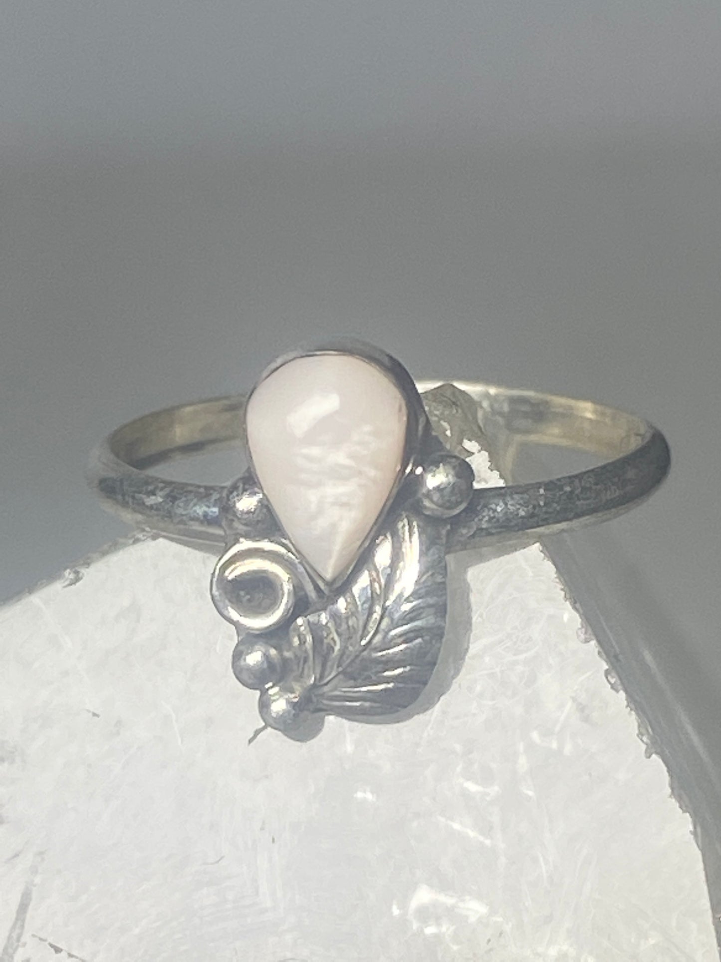 Mother of Pearl ring southwest pinky floral leaves blossom baby children women girls  d