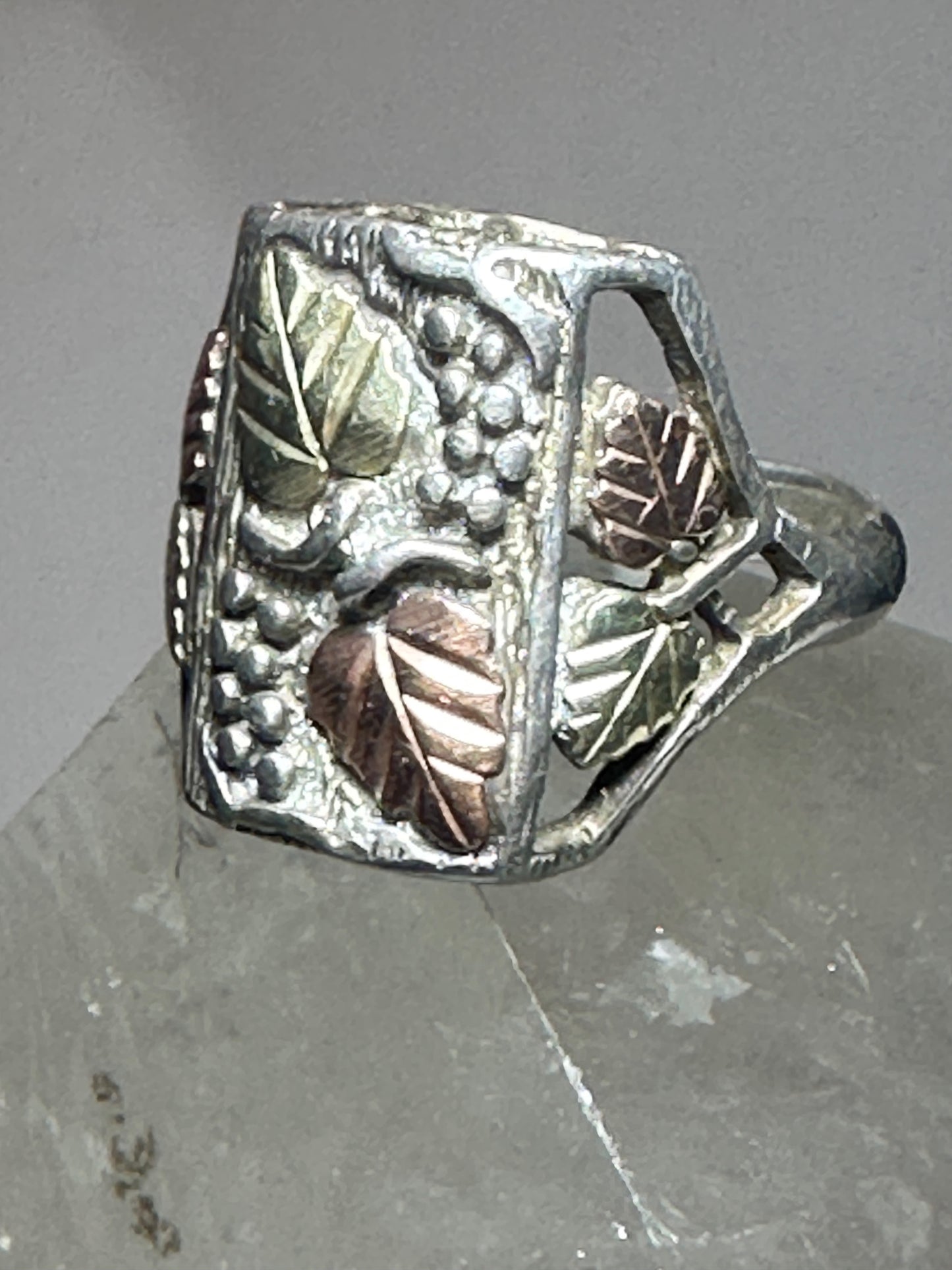 Black Hills Gold ring size 11 floral leaves band sterling silver men women