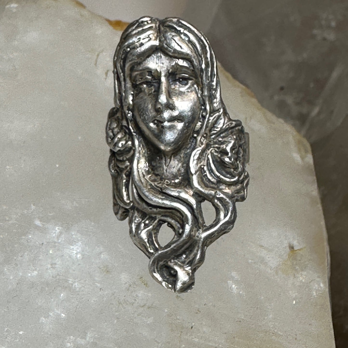 Long Face ring Art Deco long flowing hair size 5.75  sterling silver women