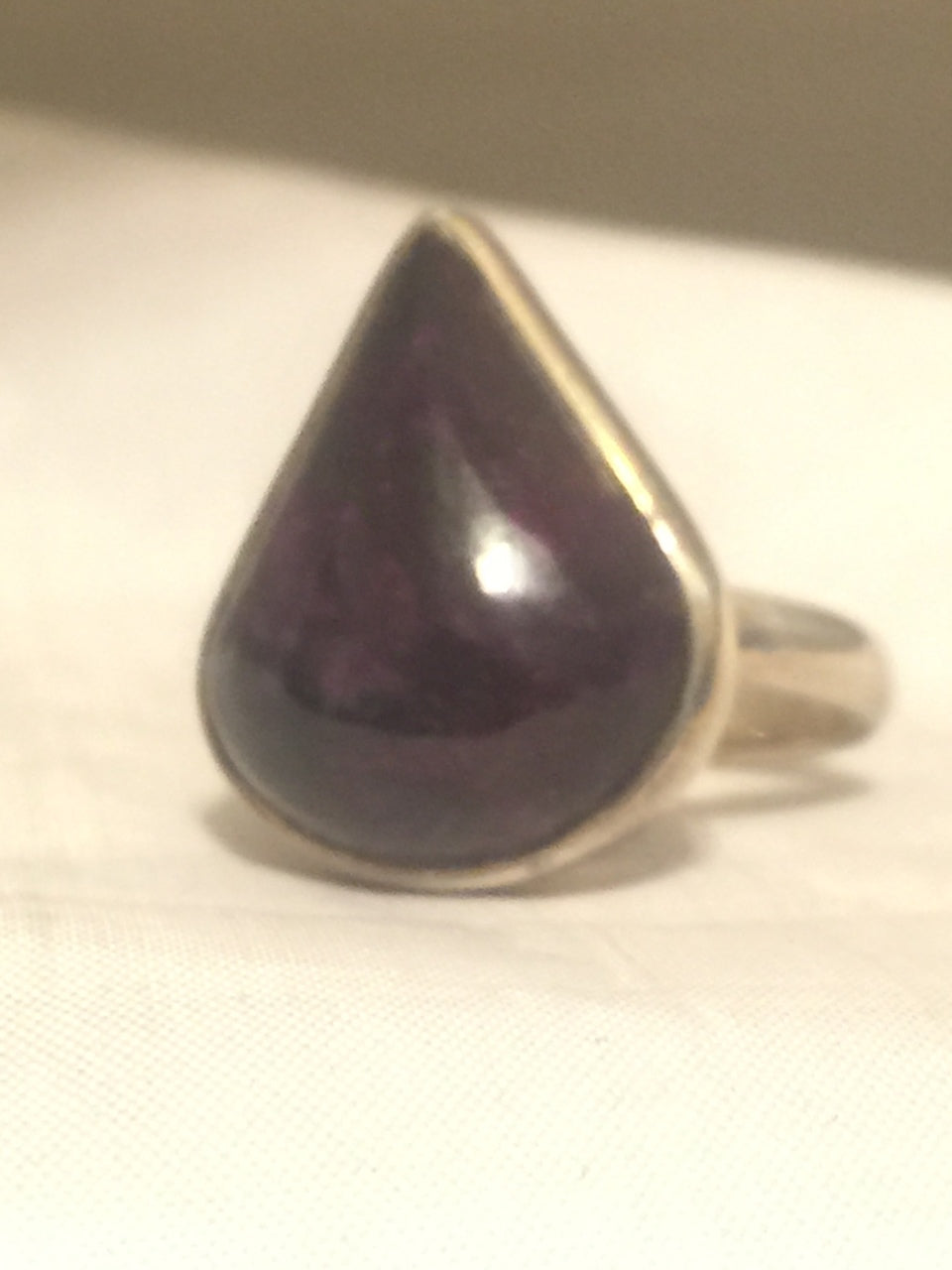 Vintage Sterling Silver Purple Spiny Oyster Teardrop Ring   Size   8    7.8g