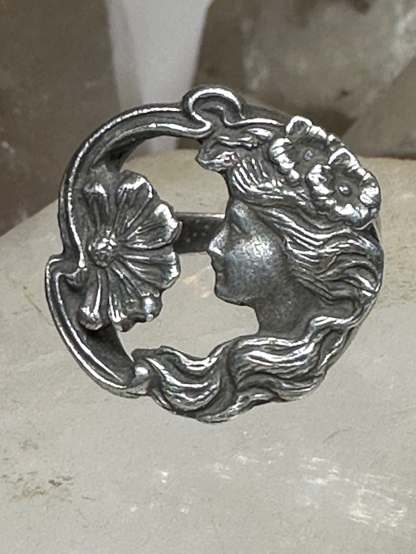 Face ring figurative Art Deco floral flower band  size 7 sterling silver women