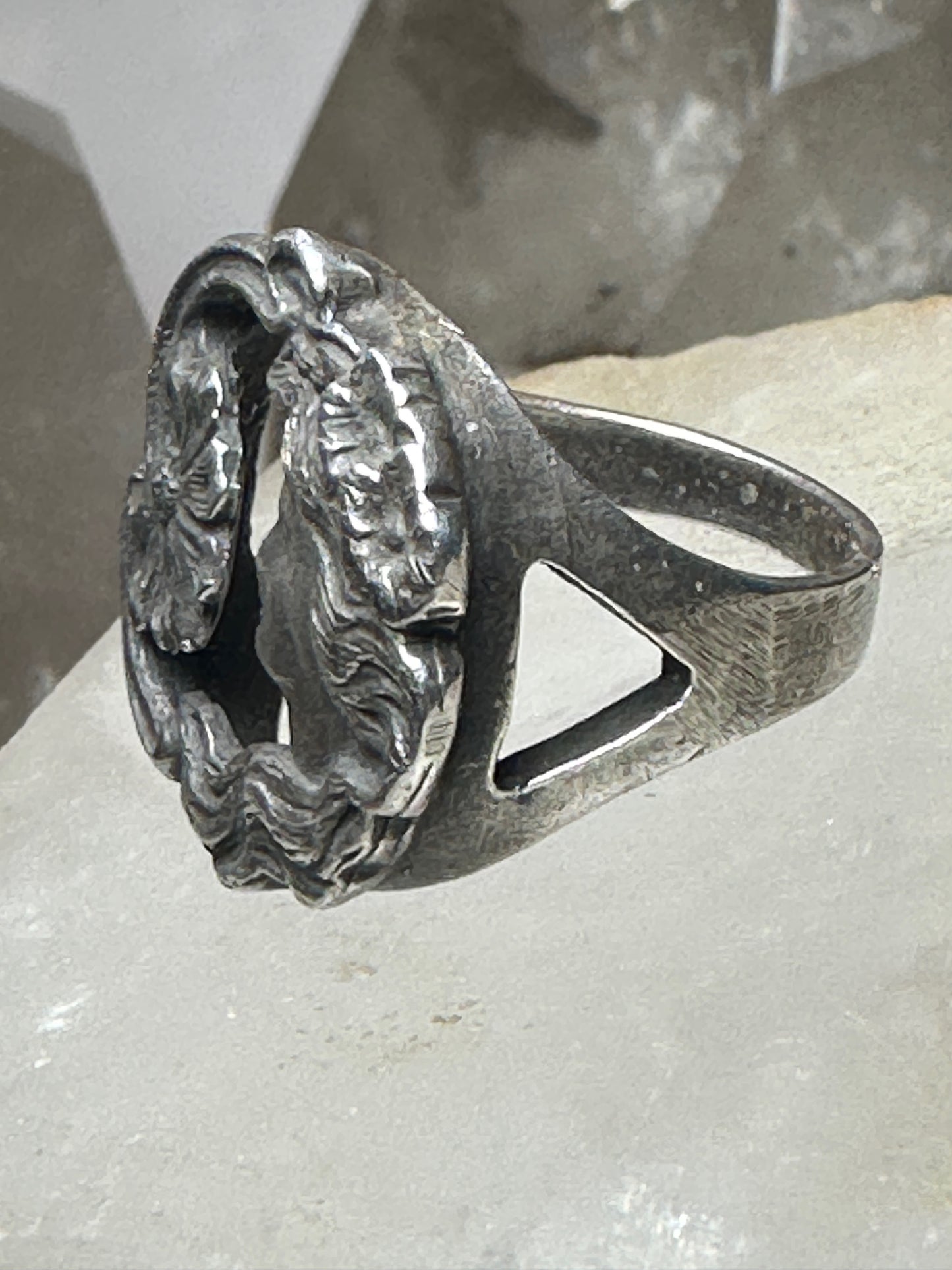 Face ring figurative Art Deco floral flower band  size 7 sterling silver women