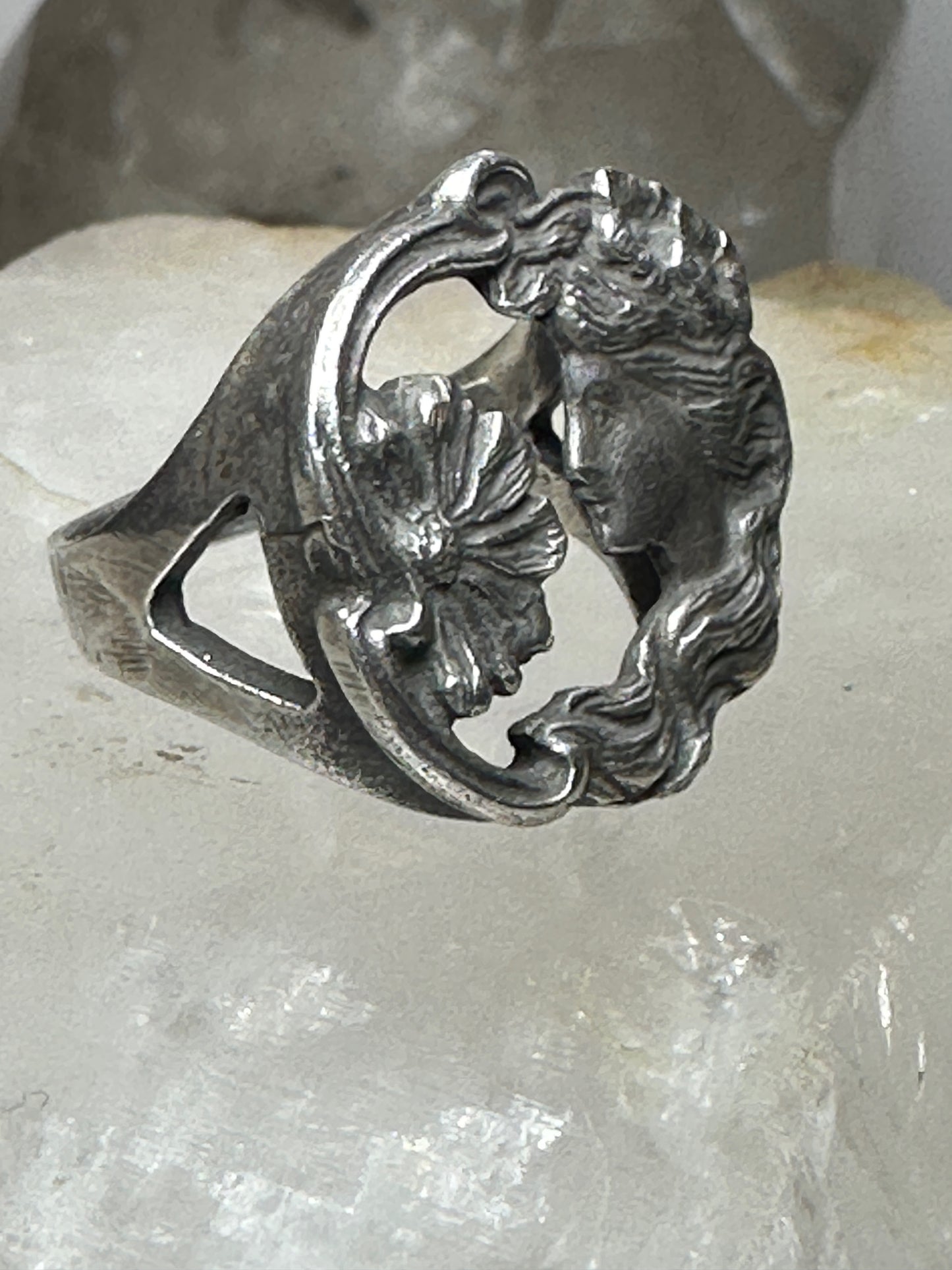 Face ring figurative Art Deco floral flower band  size 7 sterling silver women