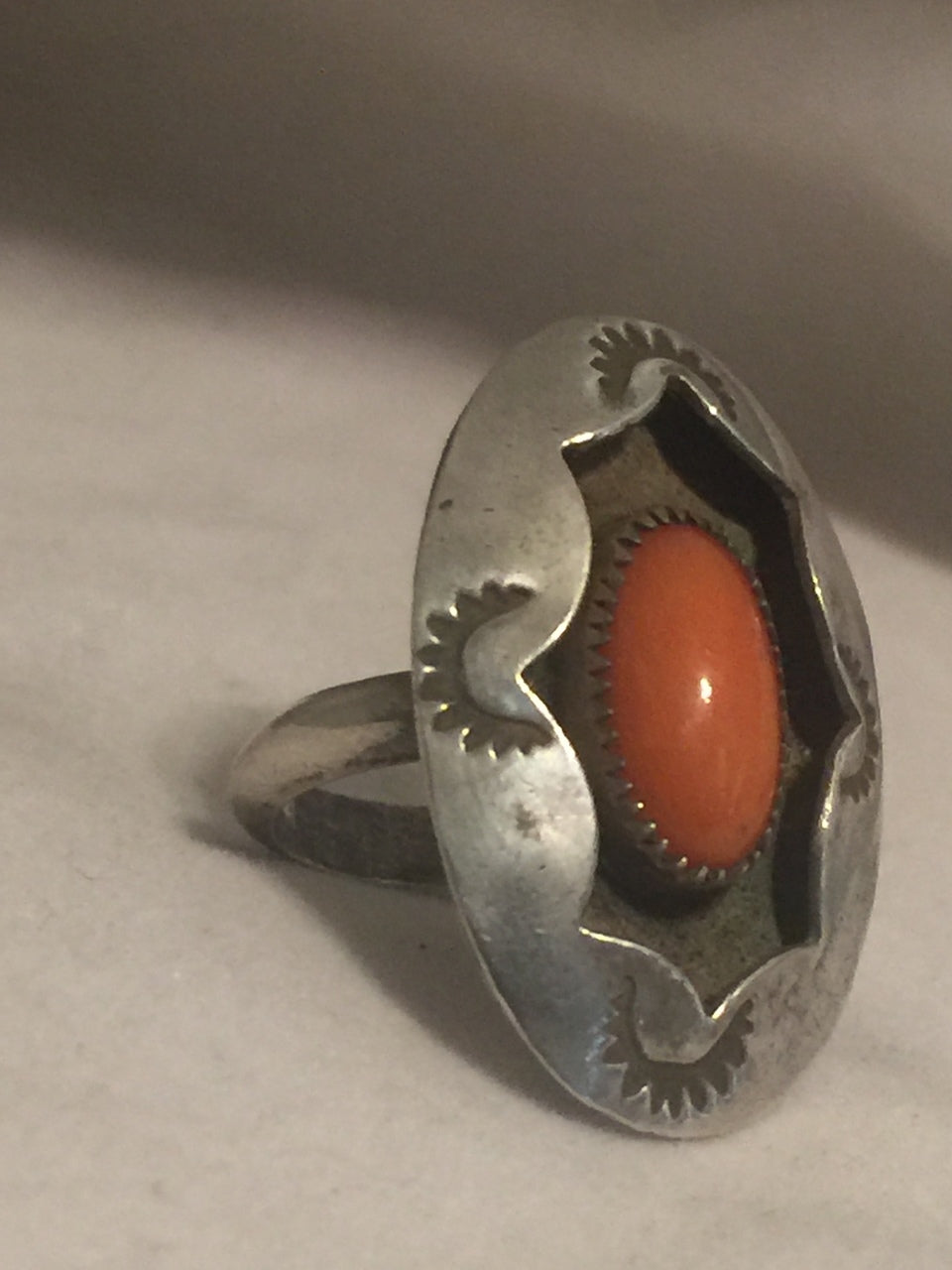 Vintage Sterling Silver Southwest Tribal Shadow Box Coral Ring Size  6.75  5.7g