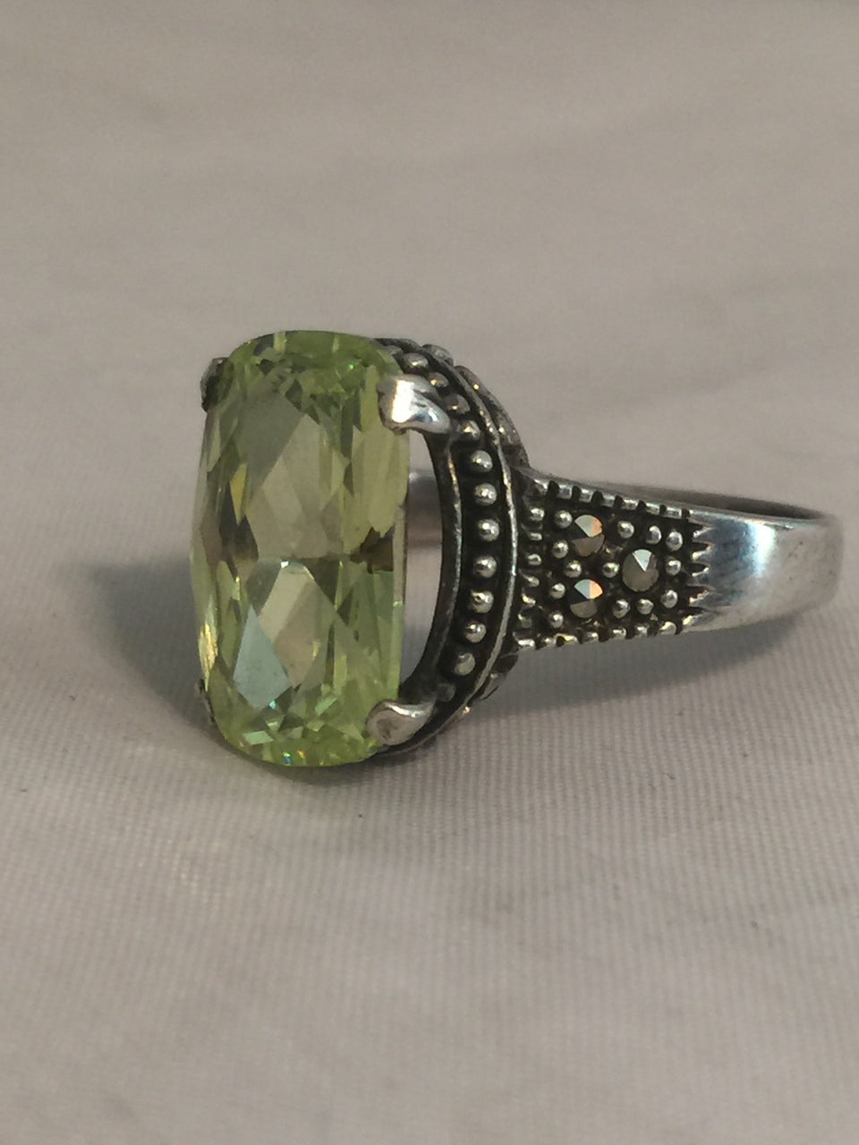 Vintage Sterling Silver Faceted Chartreuse Green Marcasites Ring  Size 9  6.7g