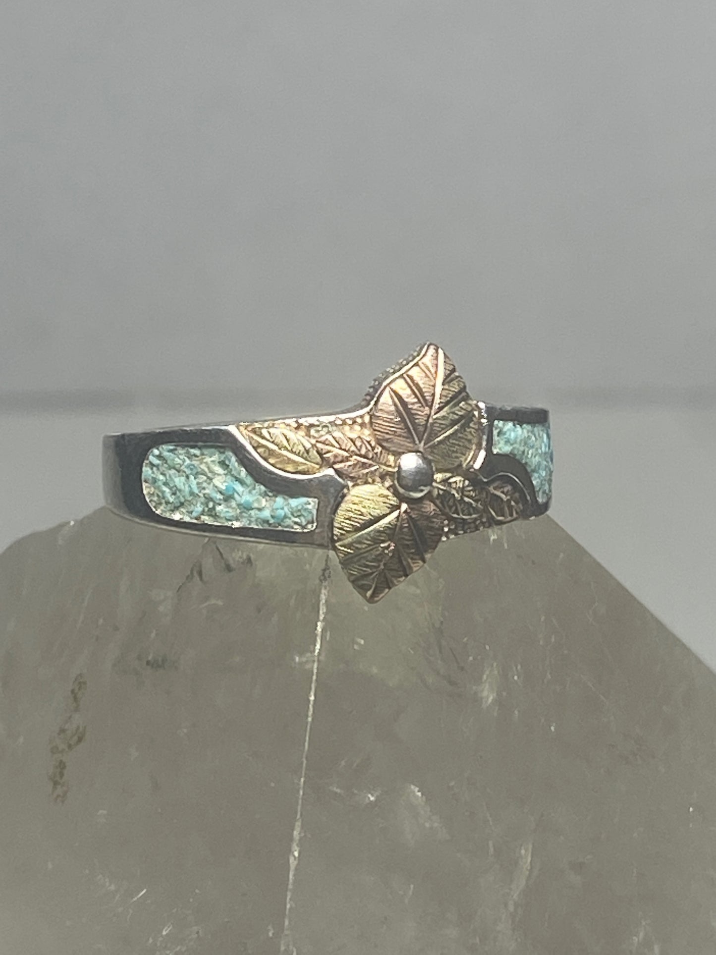 Black Hills Gold ring floral turquoise chips band sterling silver