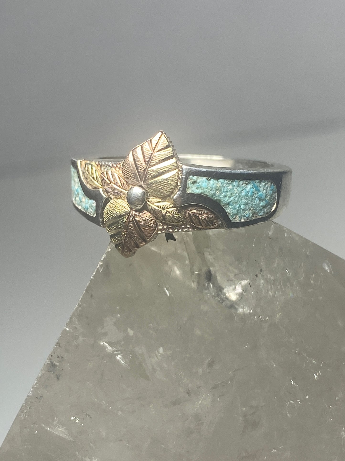 Black Hills Gold ring floral turquoise chips band sterling silver