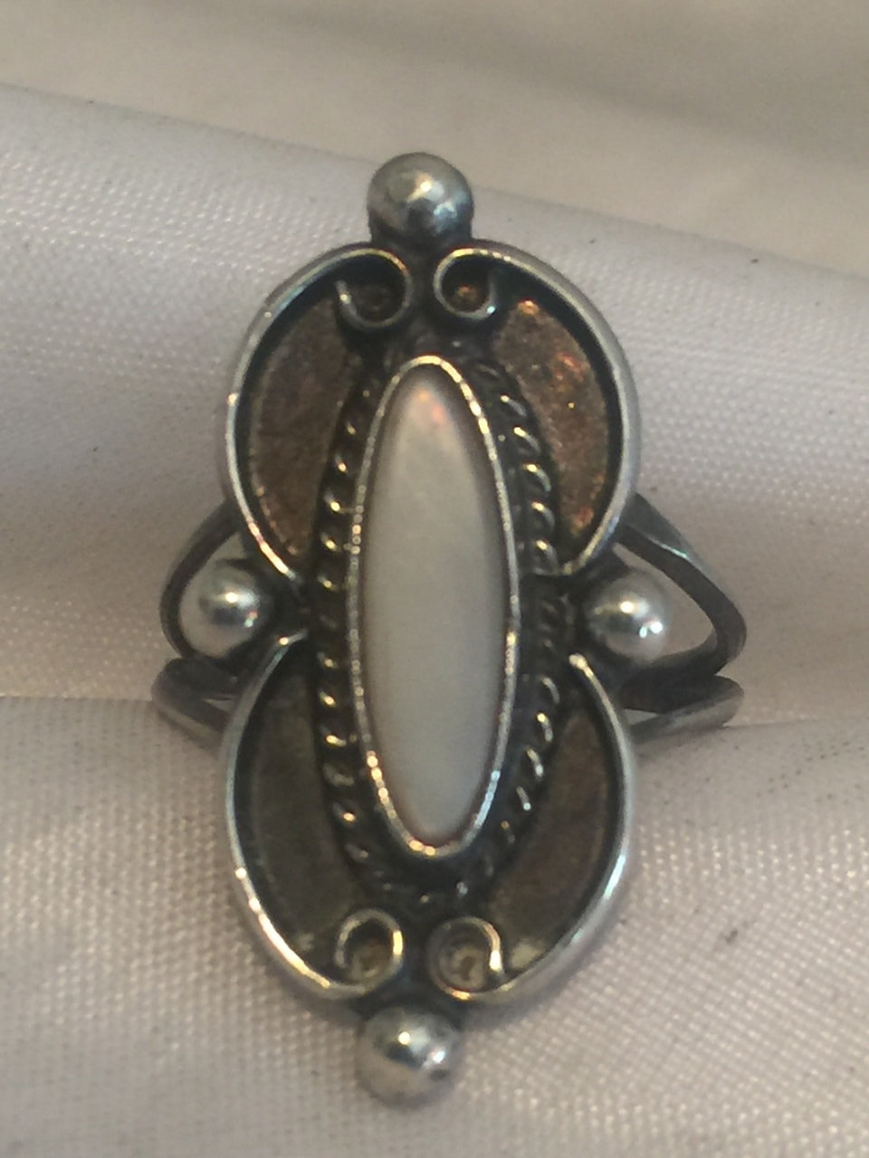 Vintage Sterling Silver Southwest Tribal Ring Mother of Pearl Pinky Child Size 4  3.2g
