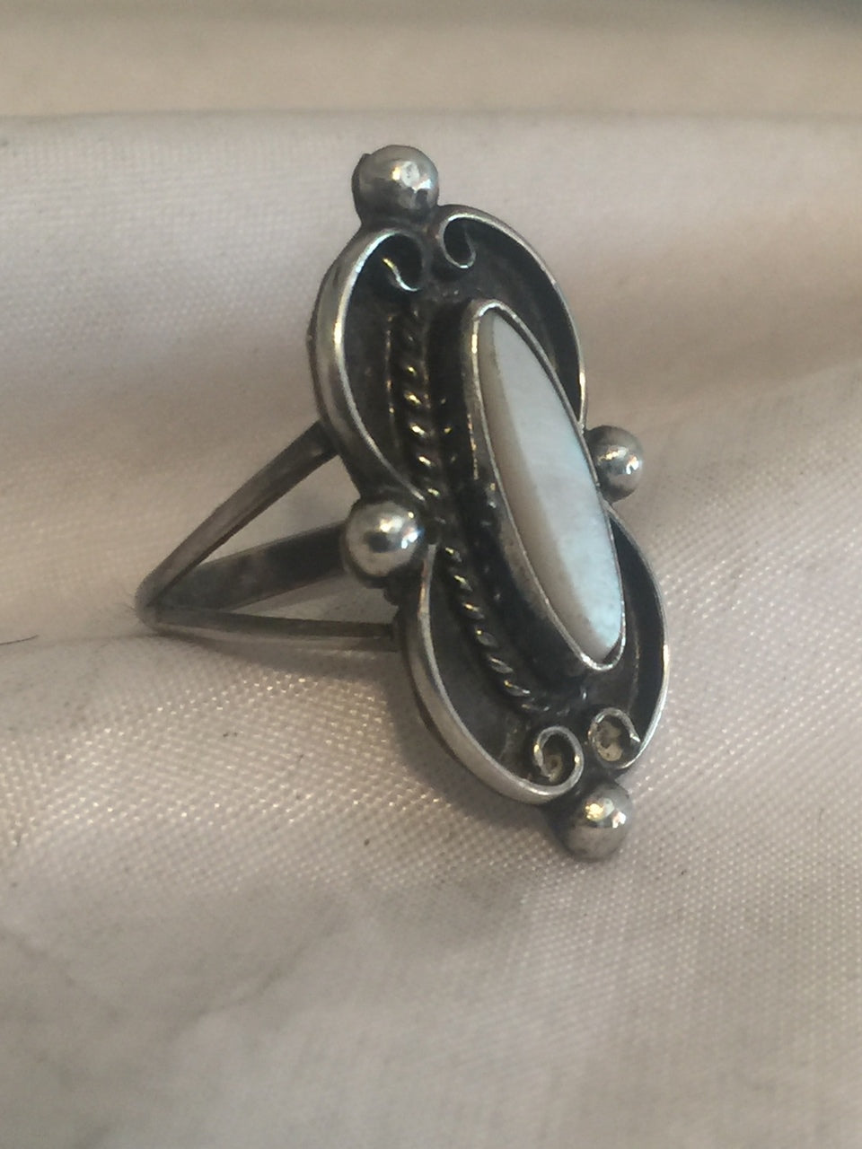 Vintage Sterling Silver Southwest Tribal Ring Mother of Pearl Pinky Child Size 4  3.2g
