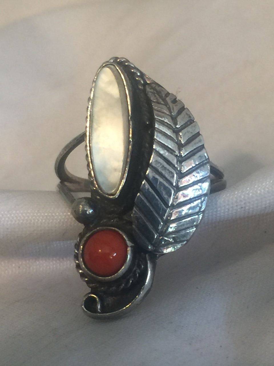 Vintage Sterling Silver Southwest Tribal Mother of Pearl  & Coral Ring Feather  Pinky Size 5  3.5g
